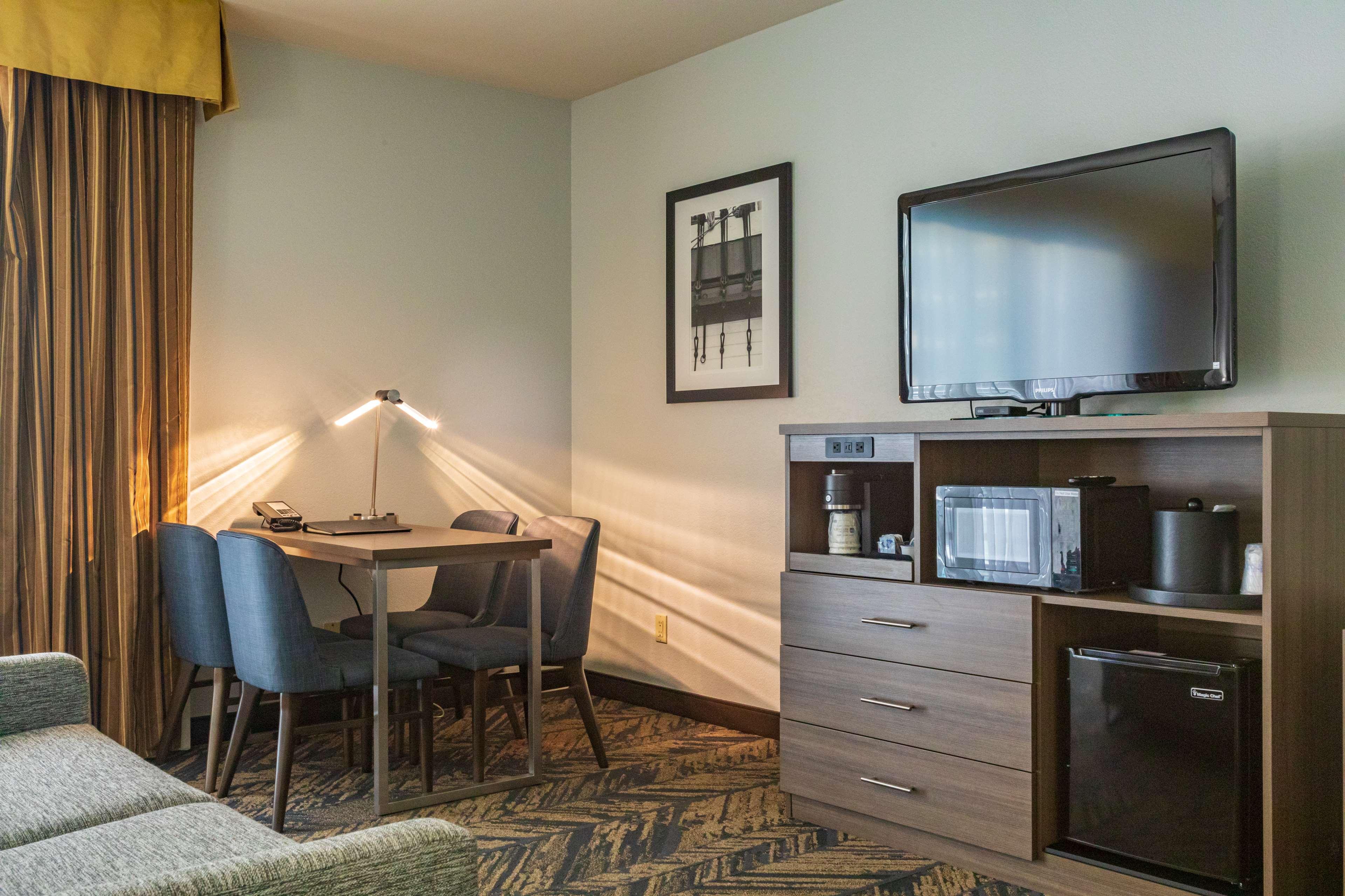 Family Room Capacity 5