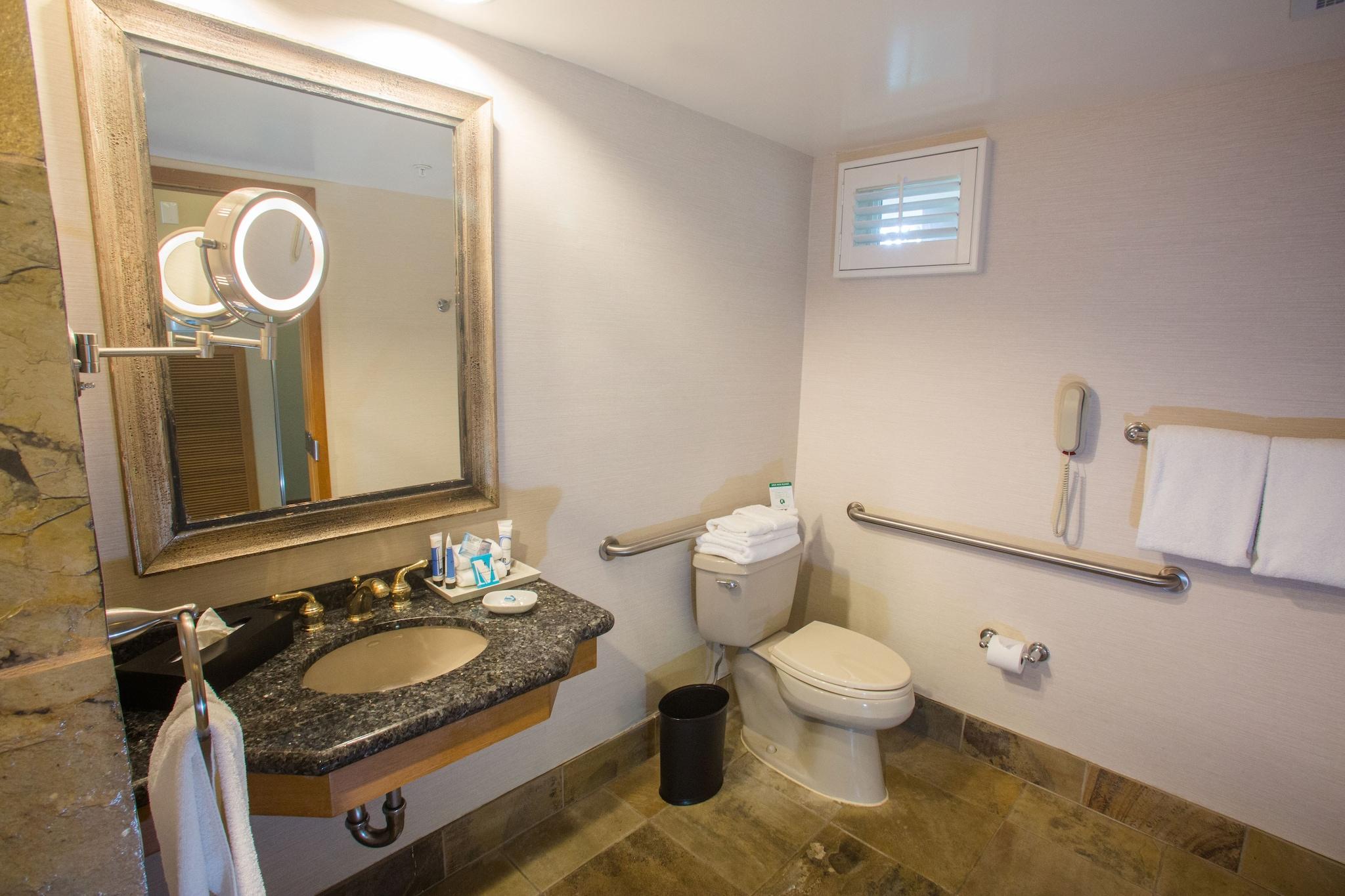 Junior Suite Accessible with Views