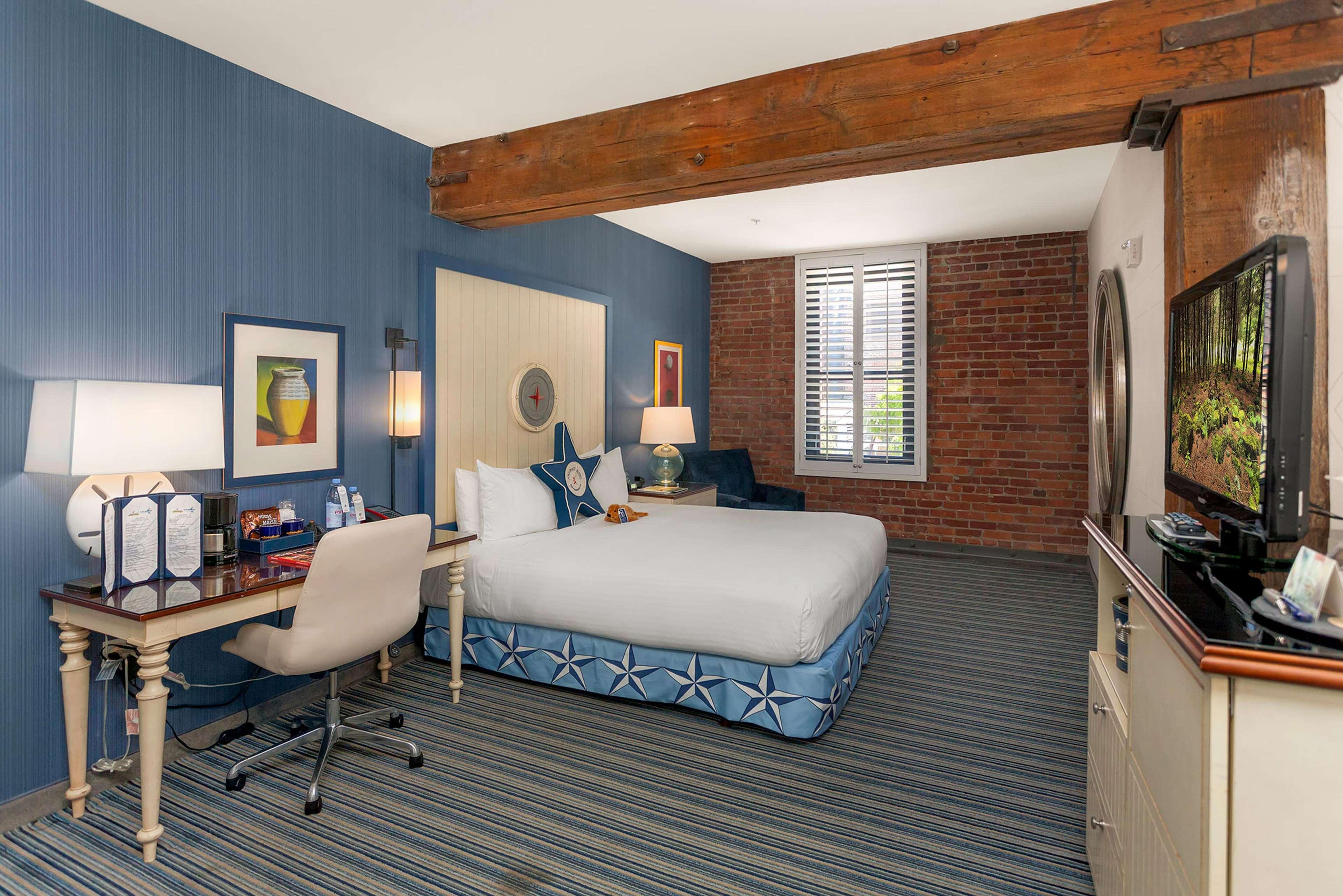 Double Deluxe King Bed