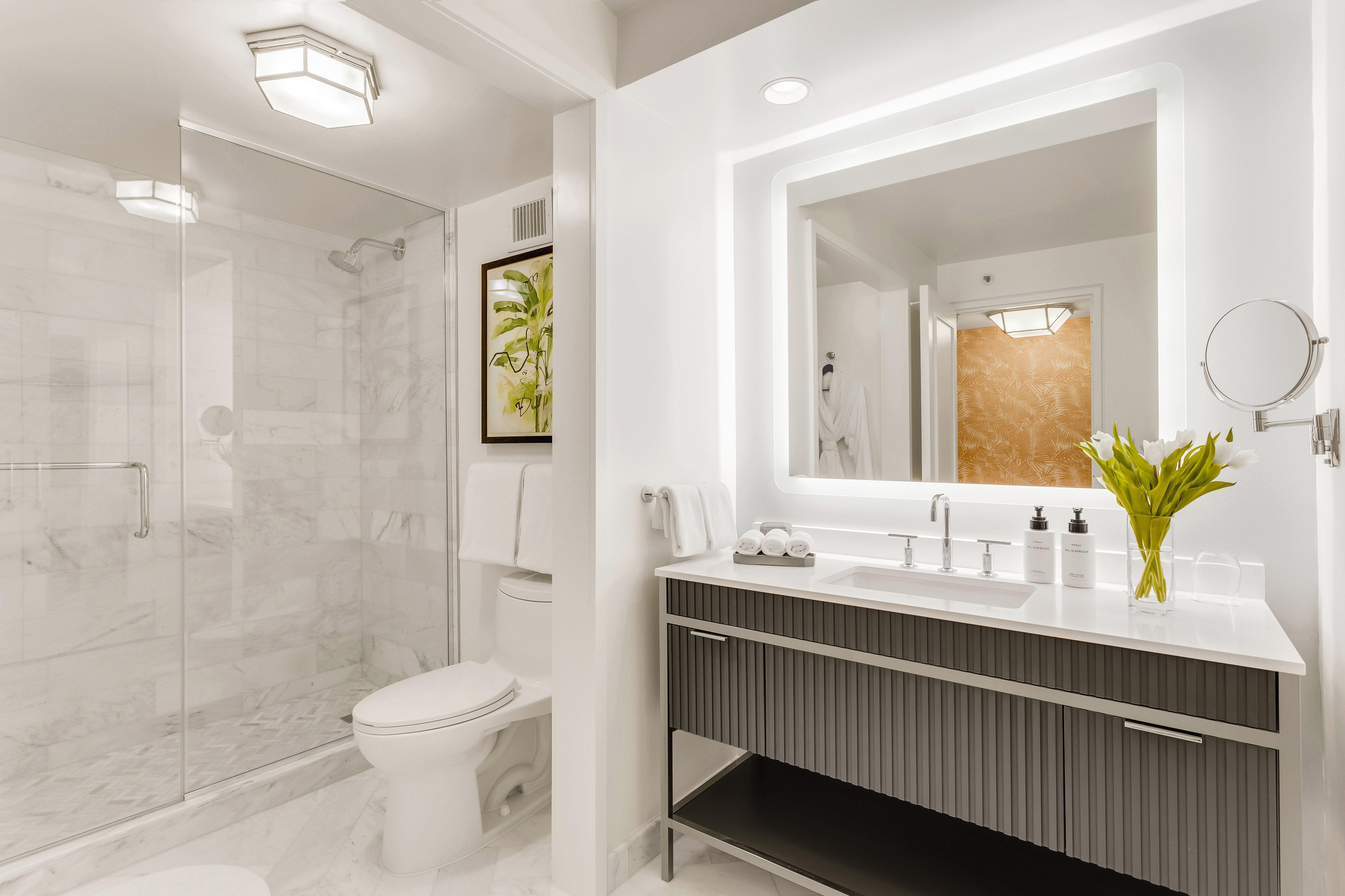 Double Pool View King Bed