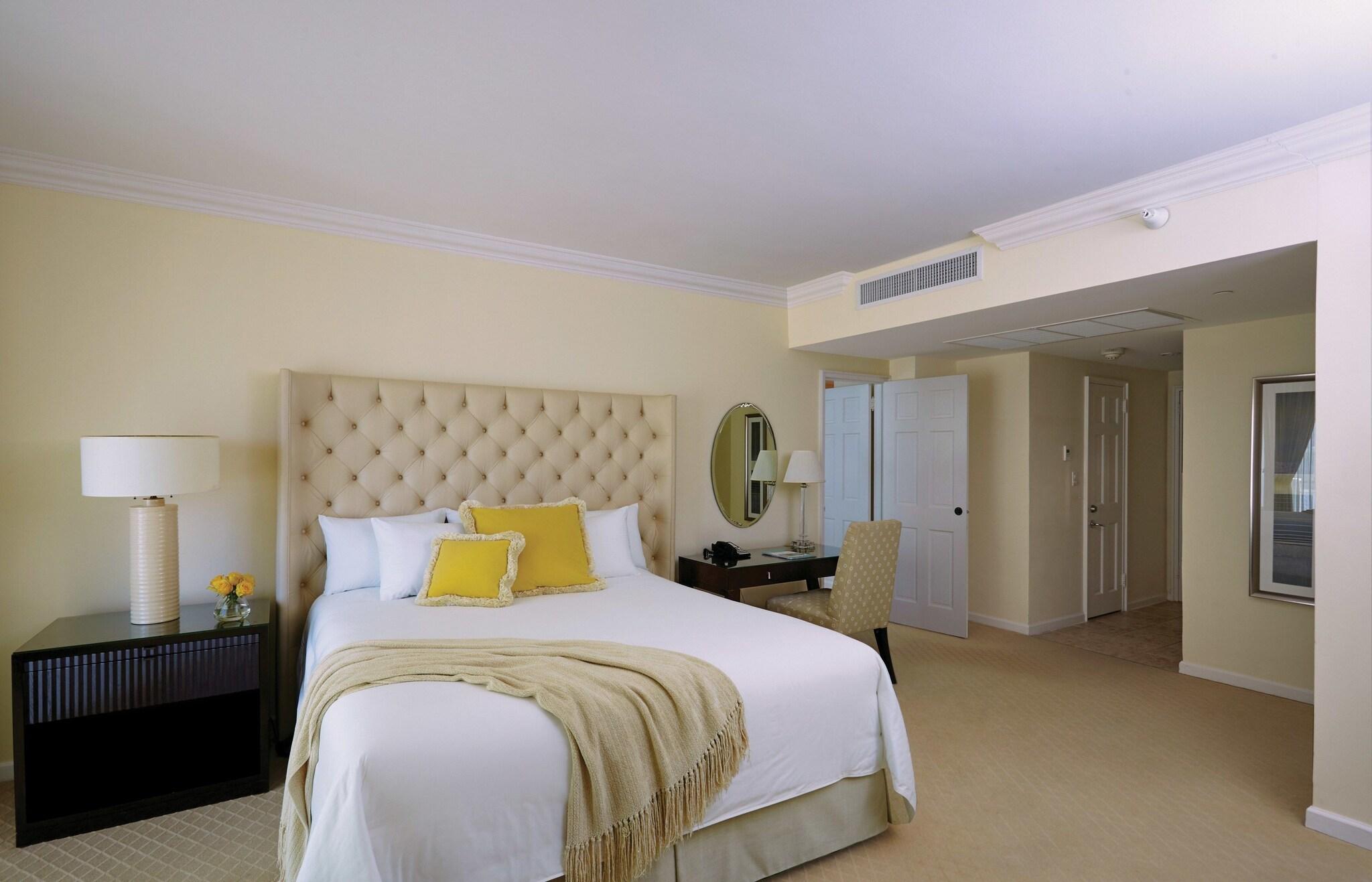 Suite with Kitchenette