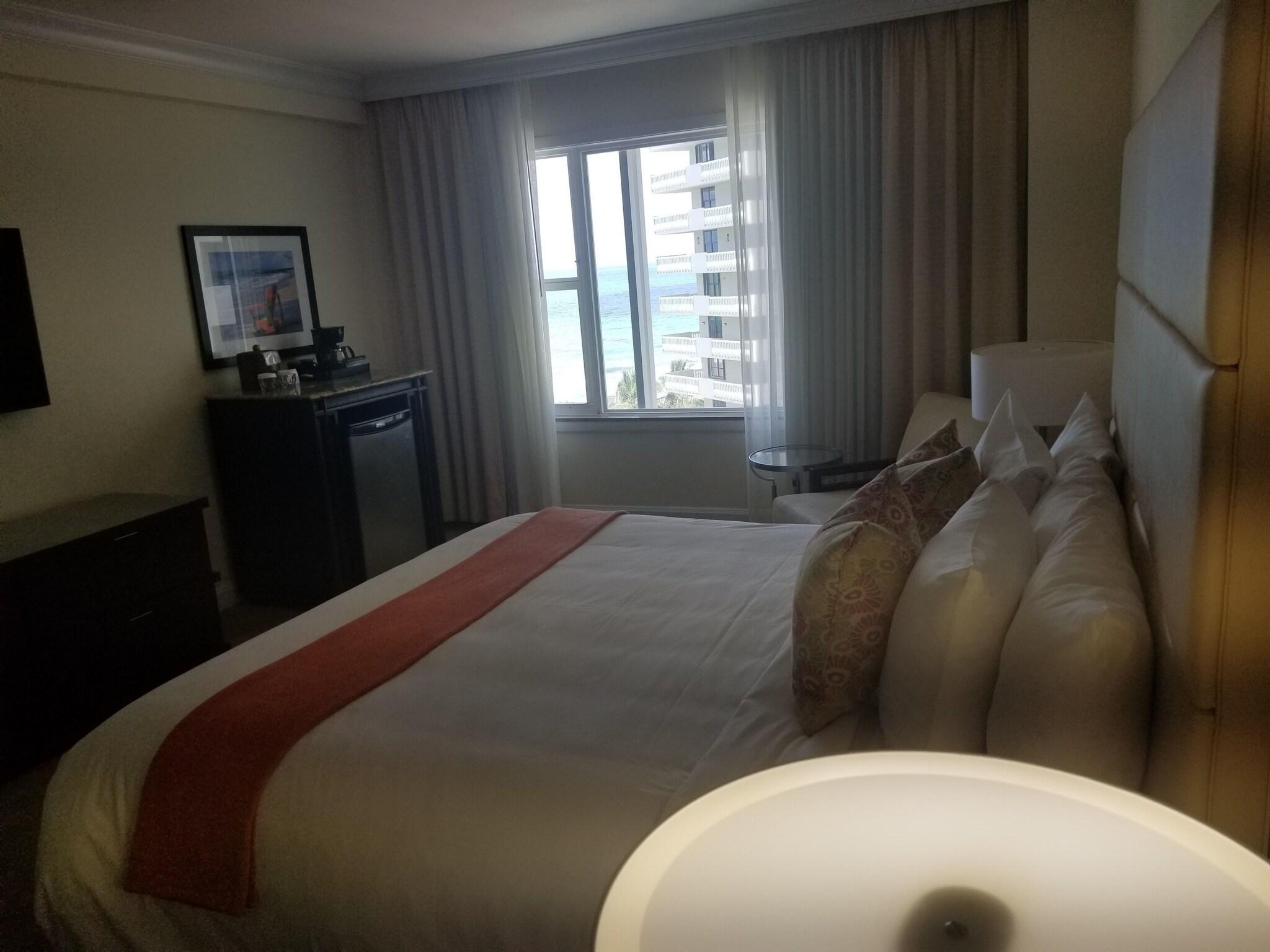 Double Partial Ocean View King Bed