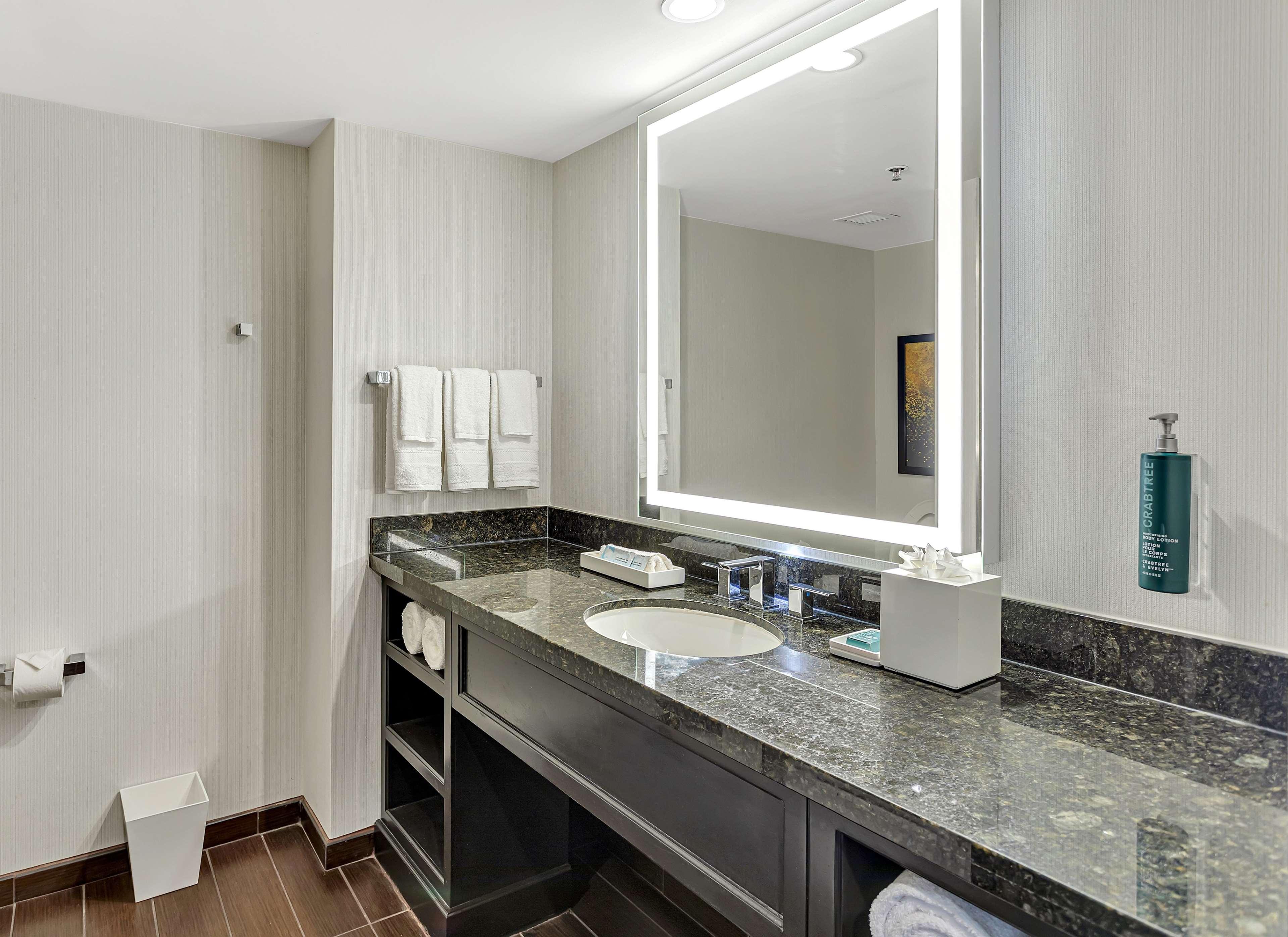 Suite Two Queen Beds One Bedroom