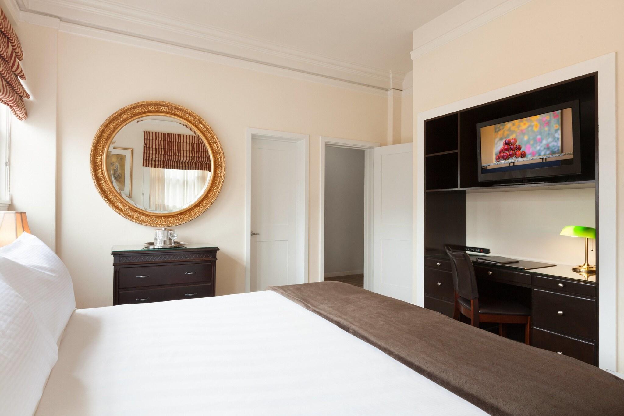 Suite with Kitchenette