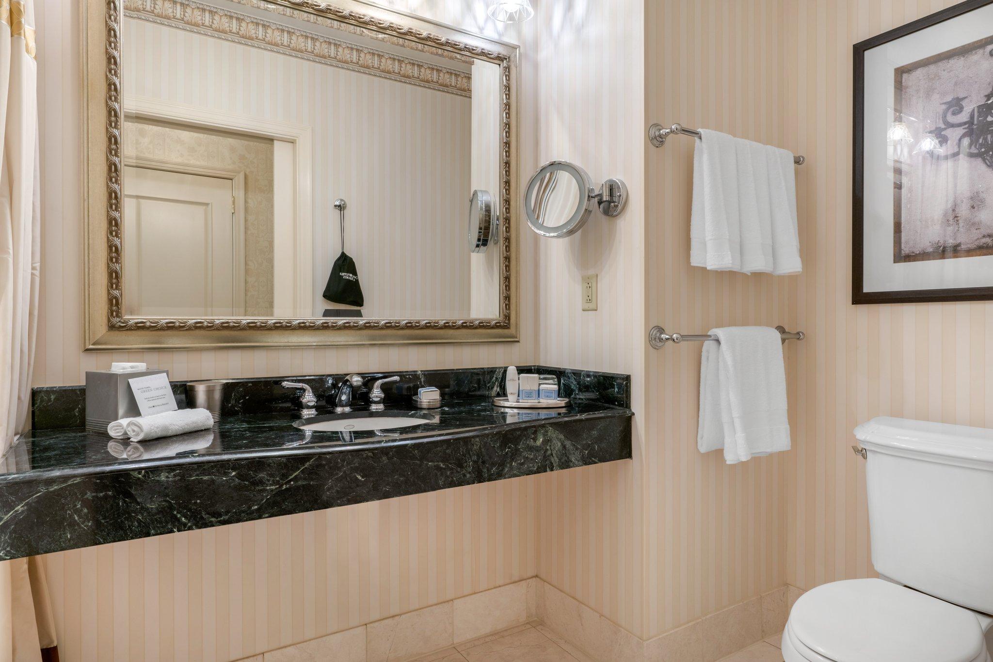 Double Deluxe King Bed