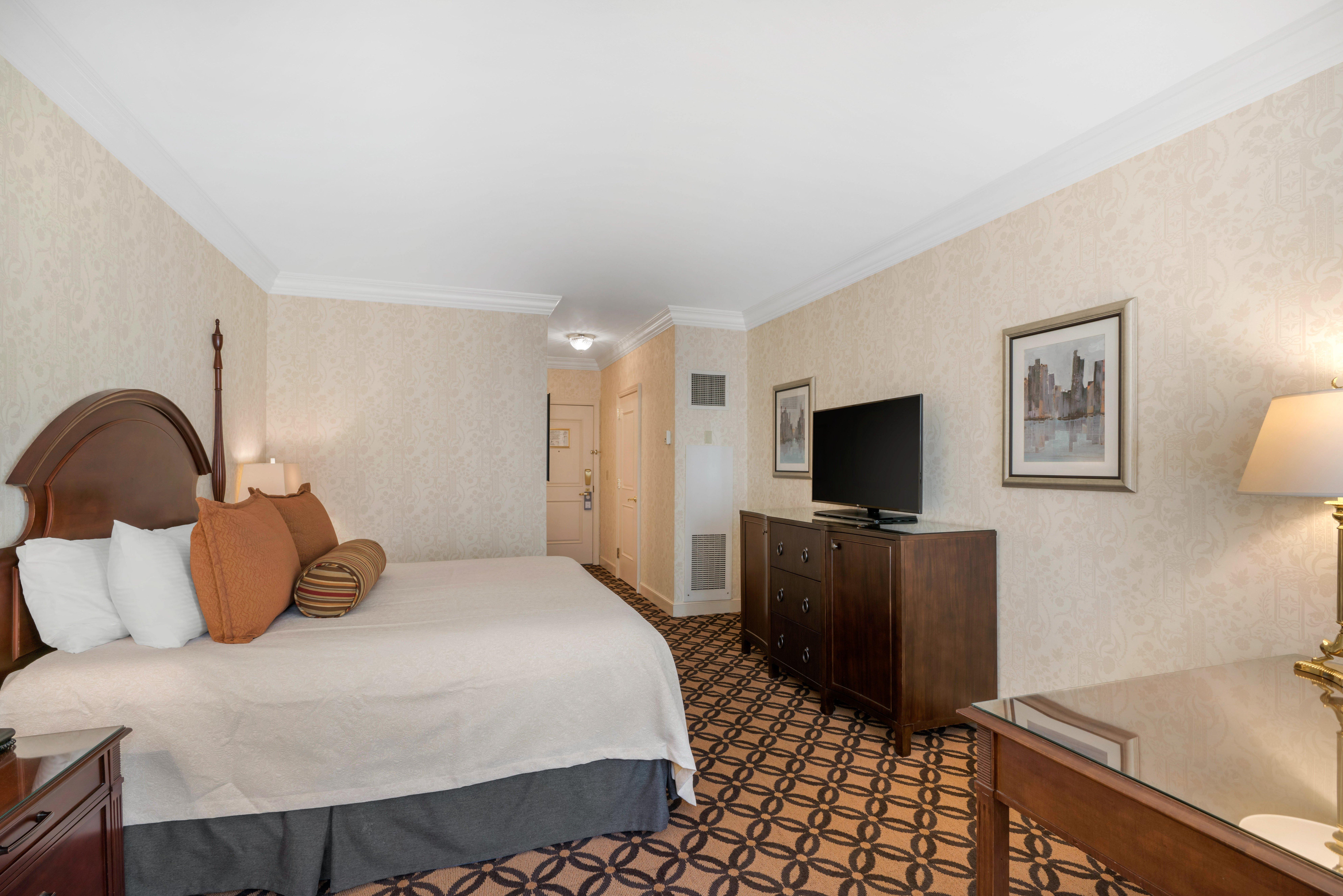 Double Deluxe King Bed