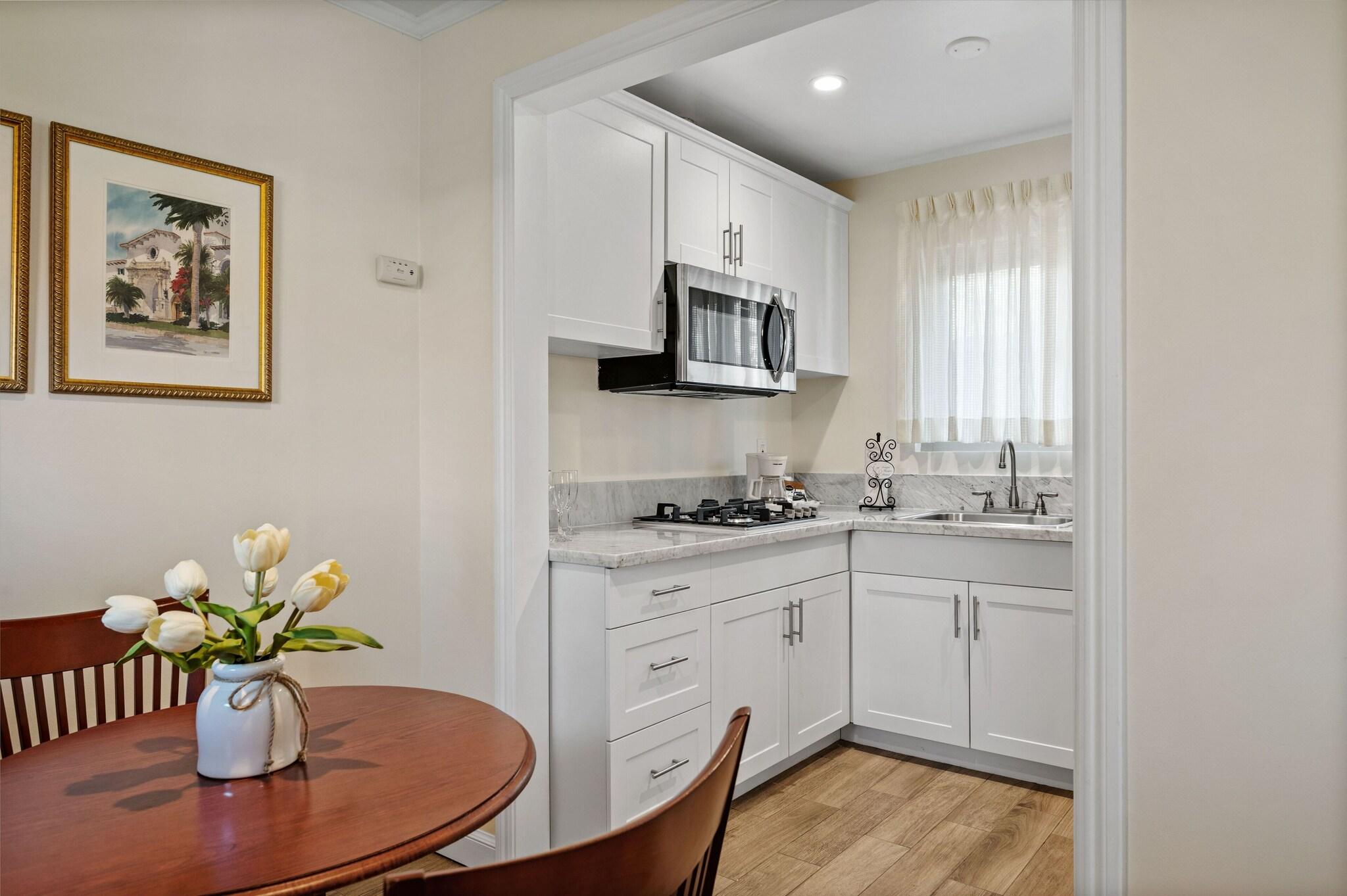 Quadruple Deluxe Two Queen Beds