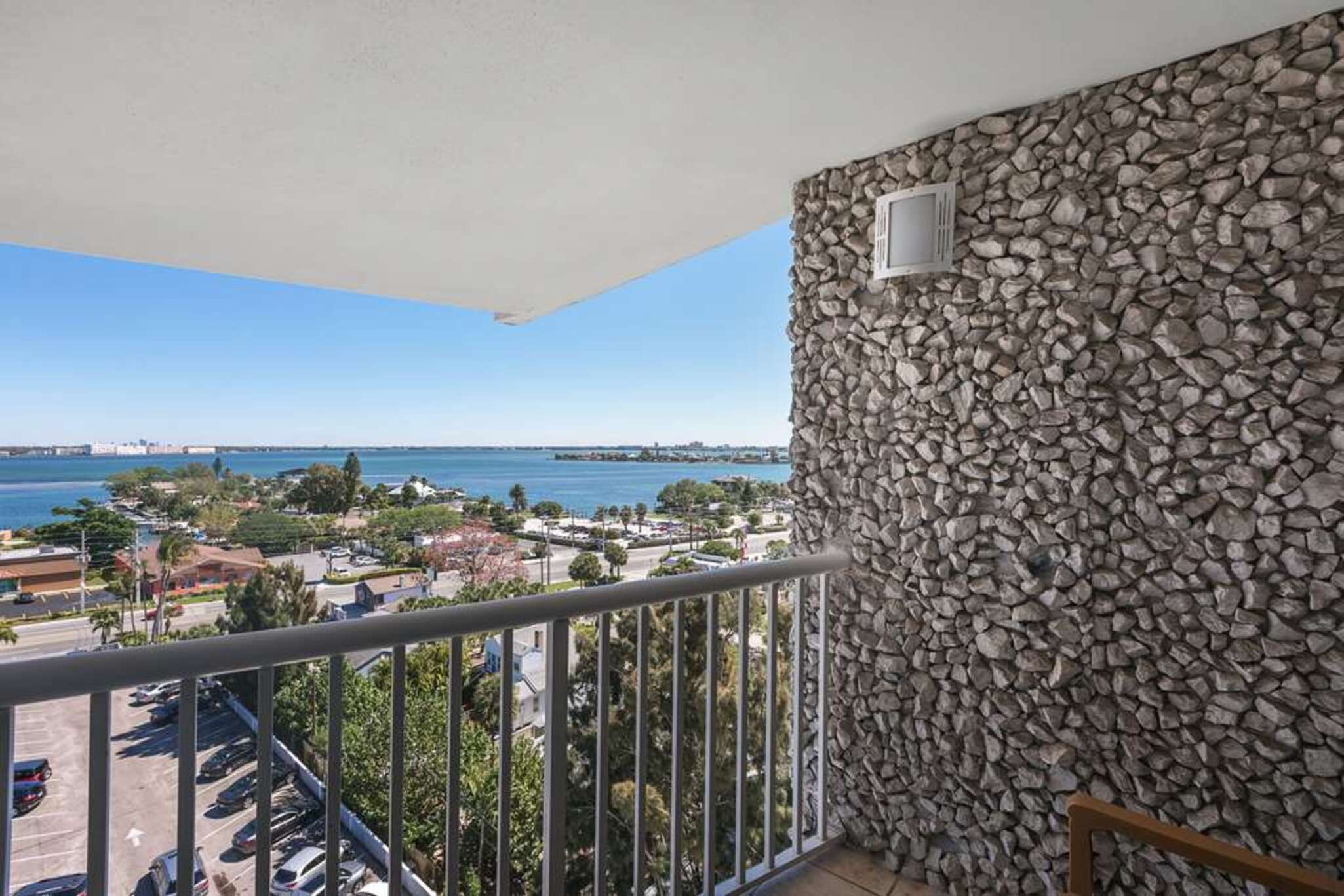 Double Bay View King Bed