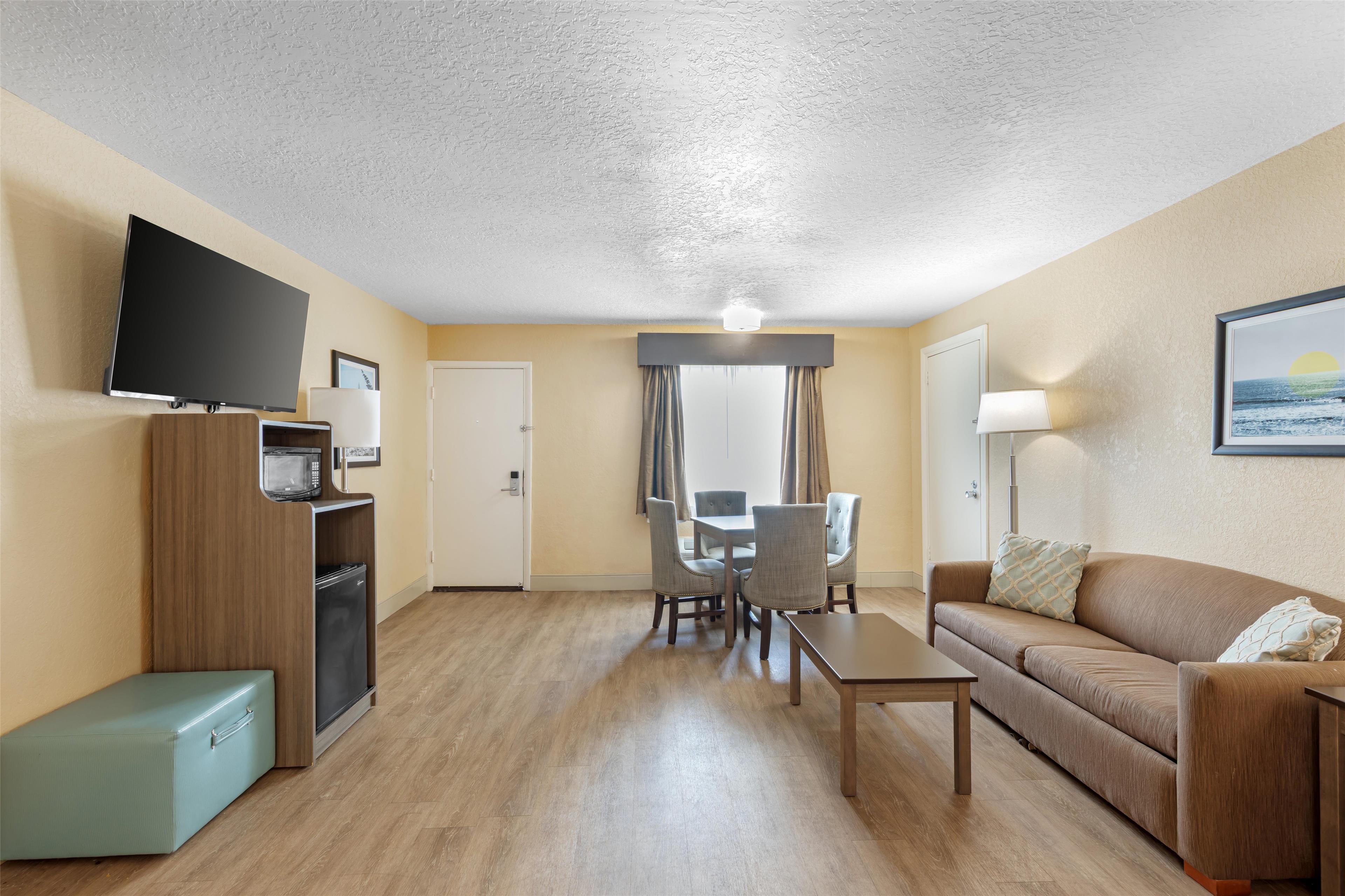 Suite Two Double Beds Non Smoking