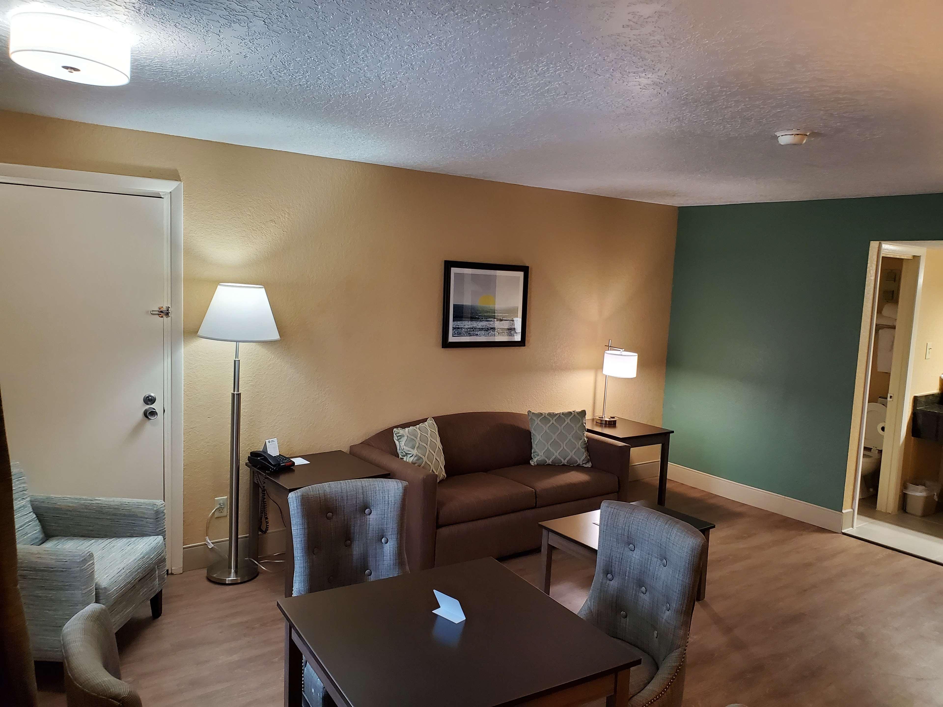 Suite Two Double Beds Non Smoking