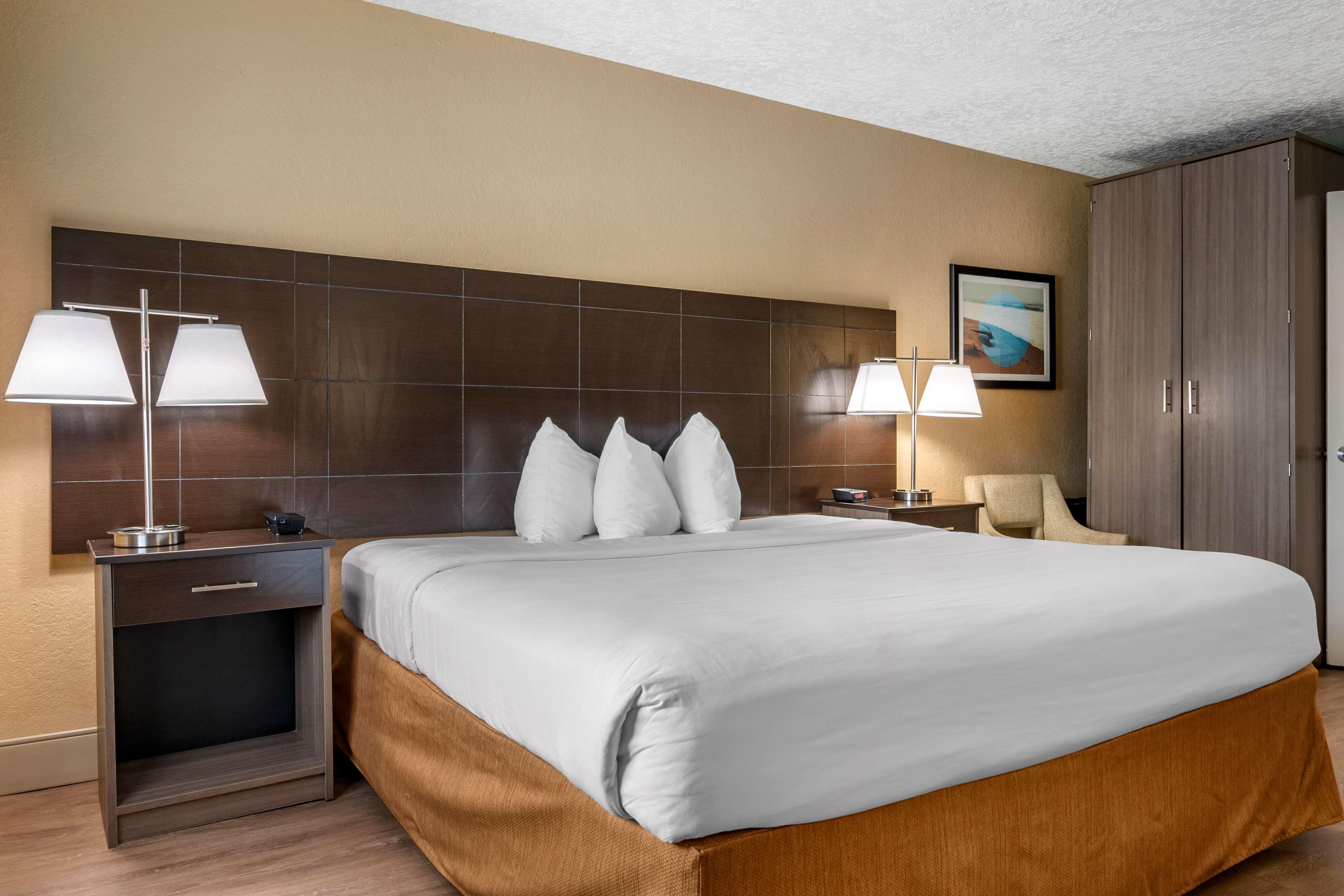 Room Queen Bed Non Smoking