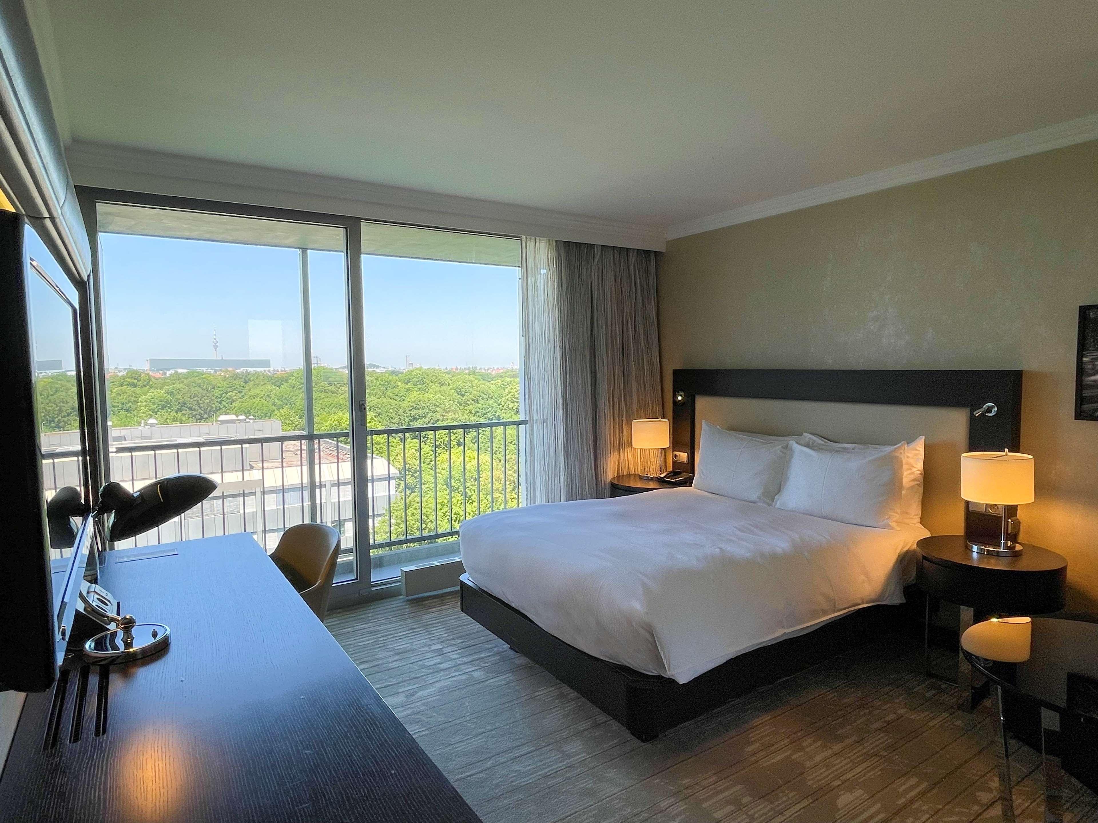 Double Guest Room Queen Bed