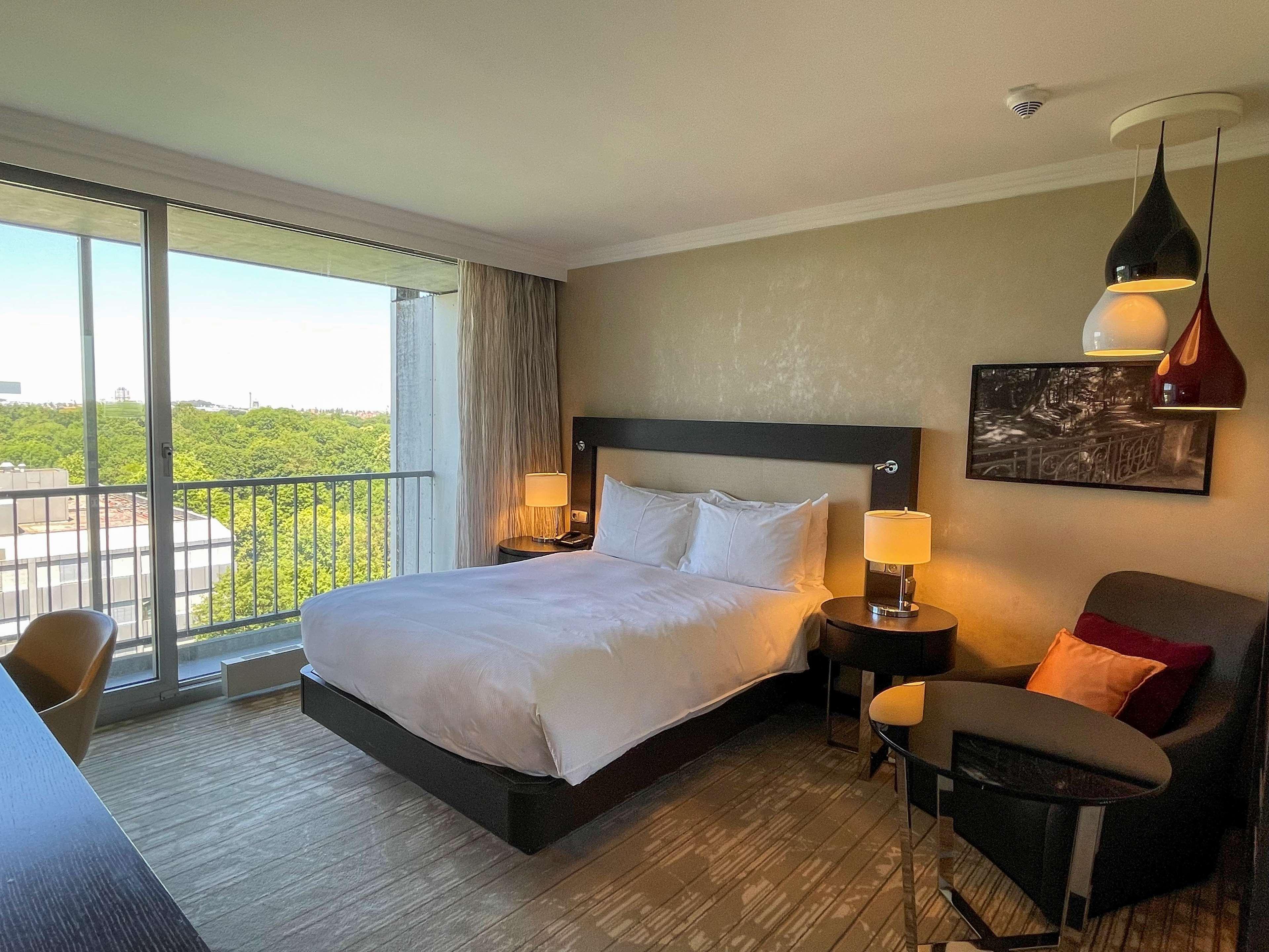 Double Guest Room Queen Bed