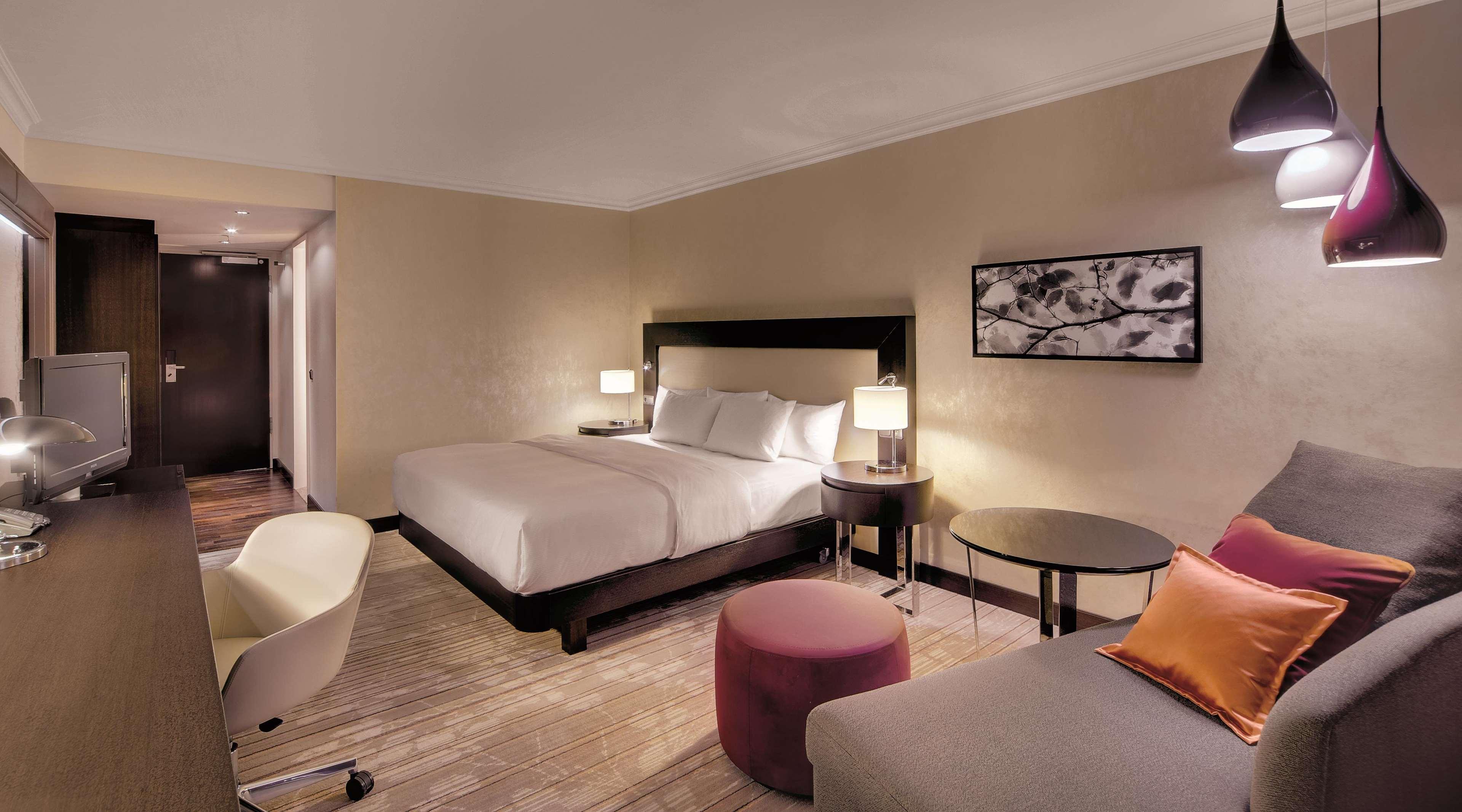 Double Guest Room King Bed