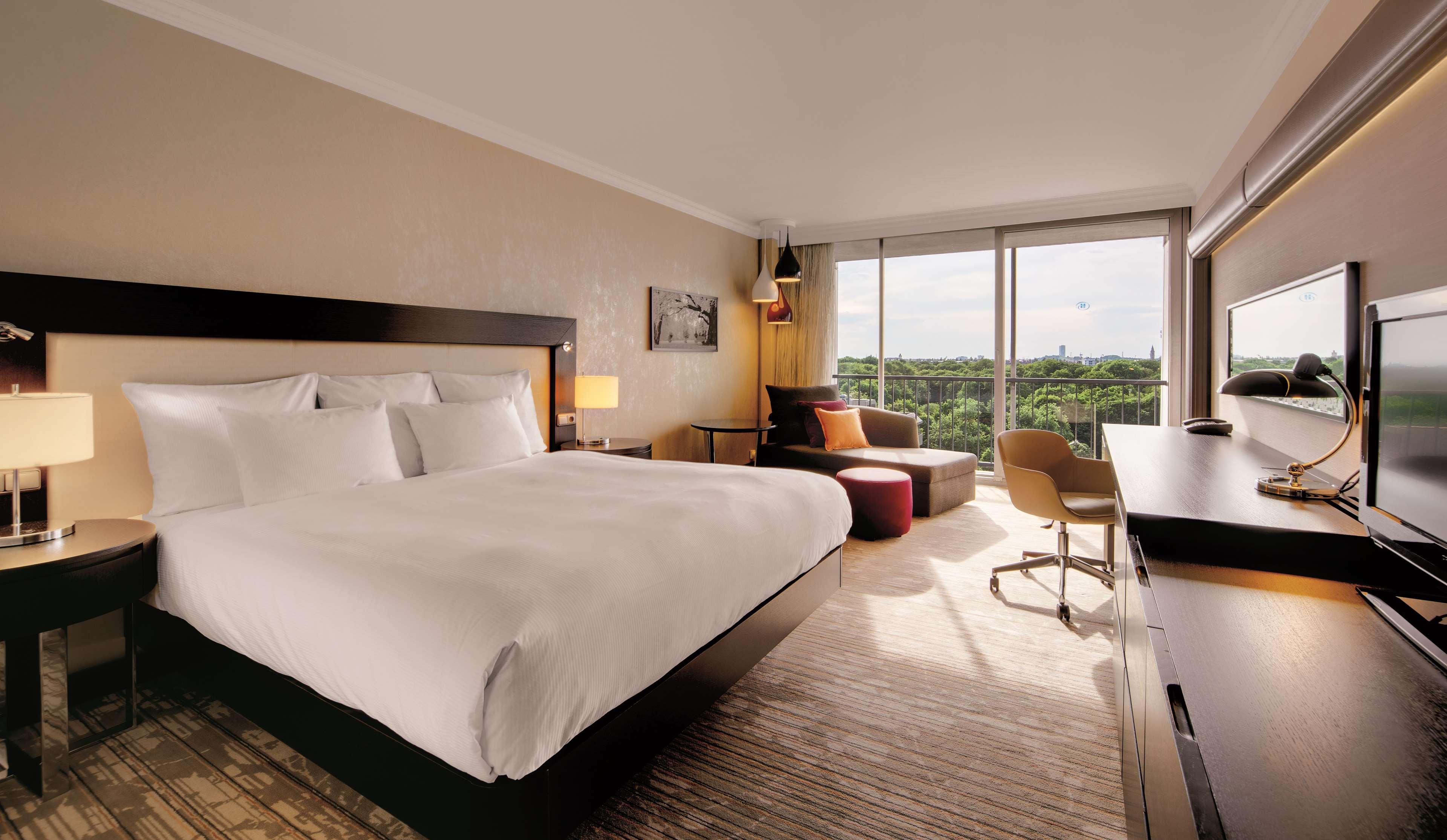 Double Deluxe King Bed