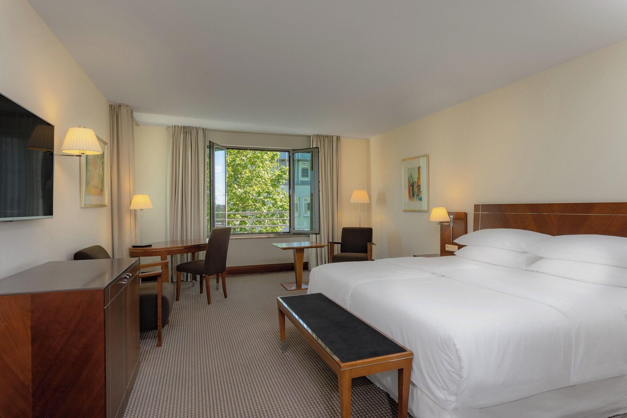 Double Executive King Bed