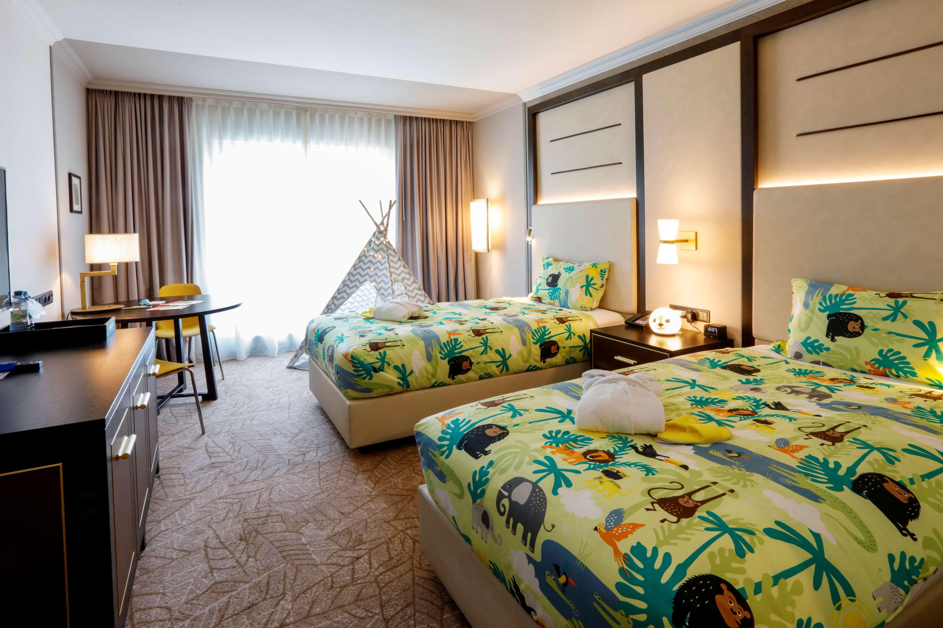 Family Room Connecting Room