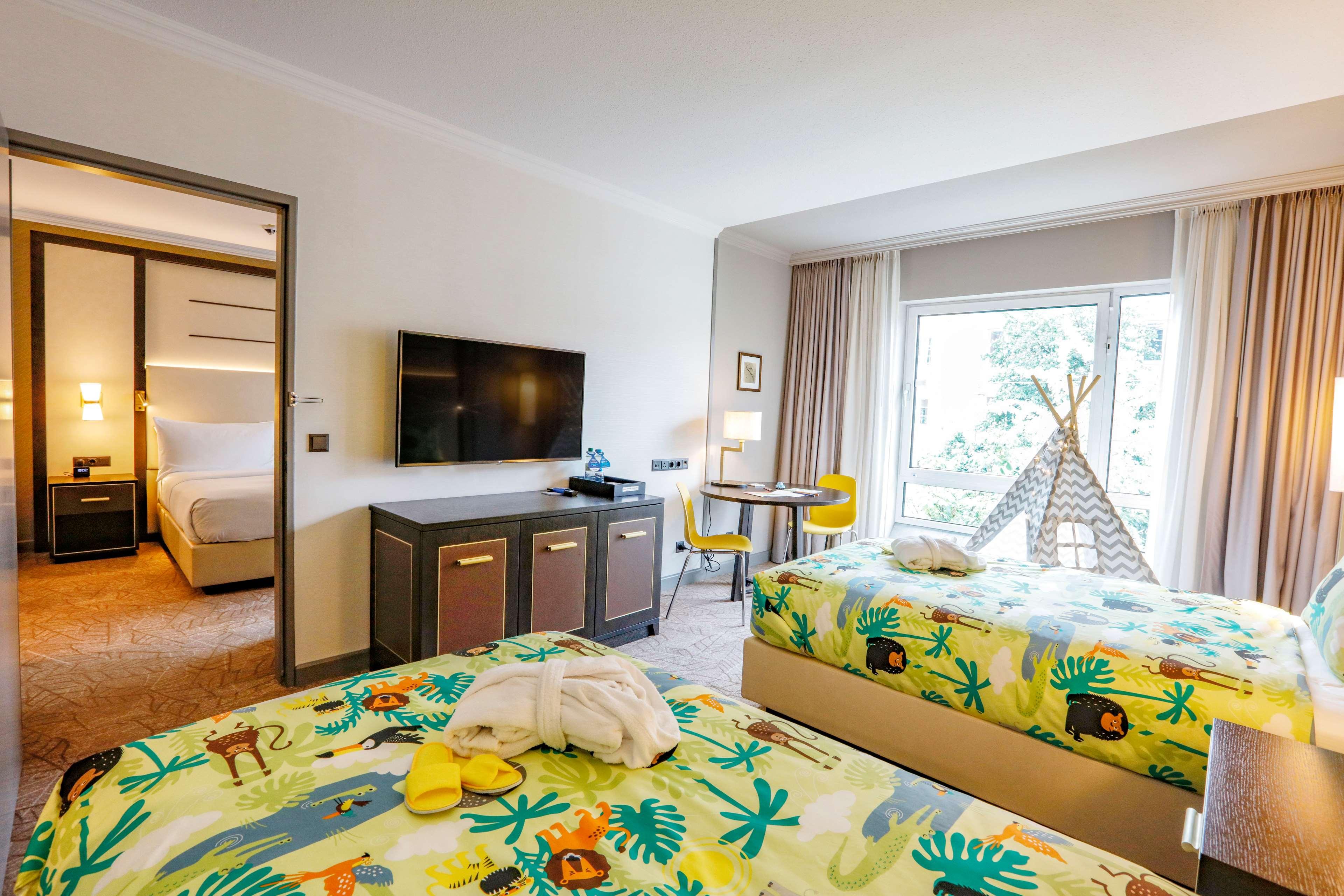 Family Room Connecting Room