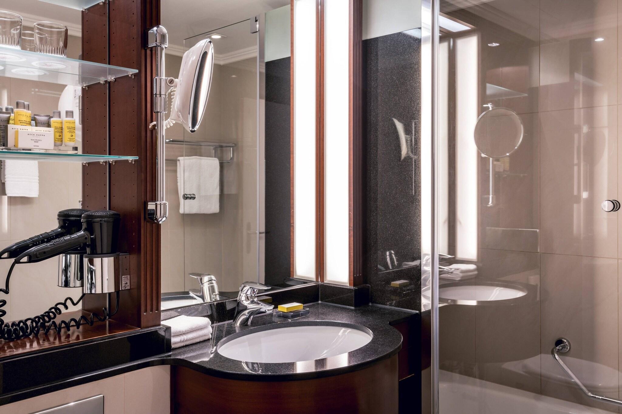 Quadruple Deluxe Two Double Beds