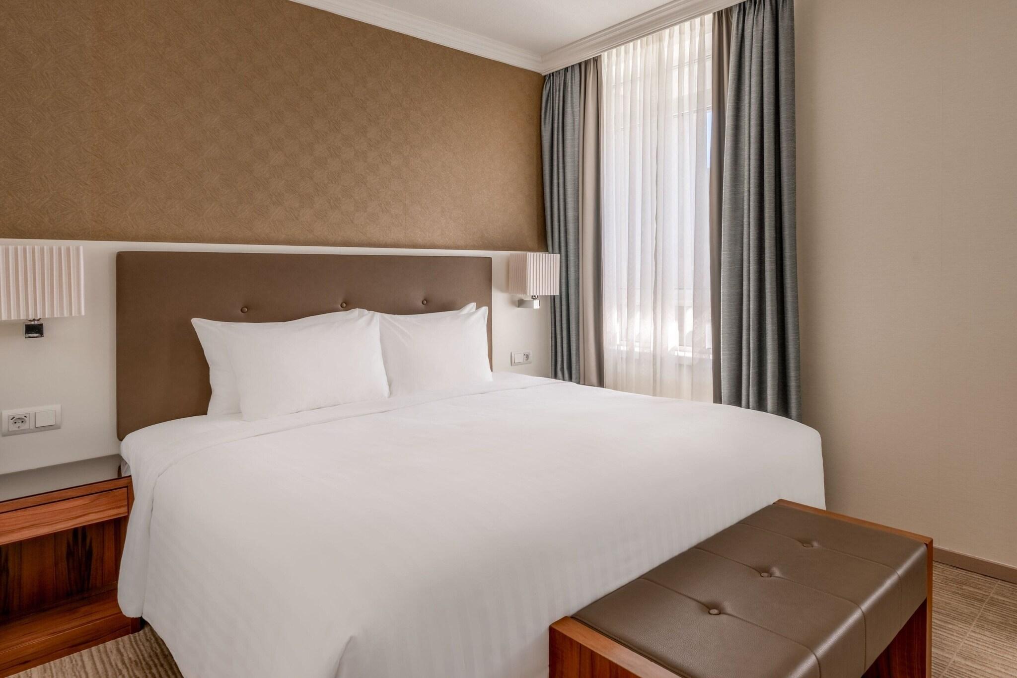 Junior Suite King Bed One Bedroom 