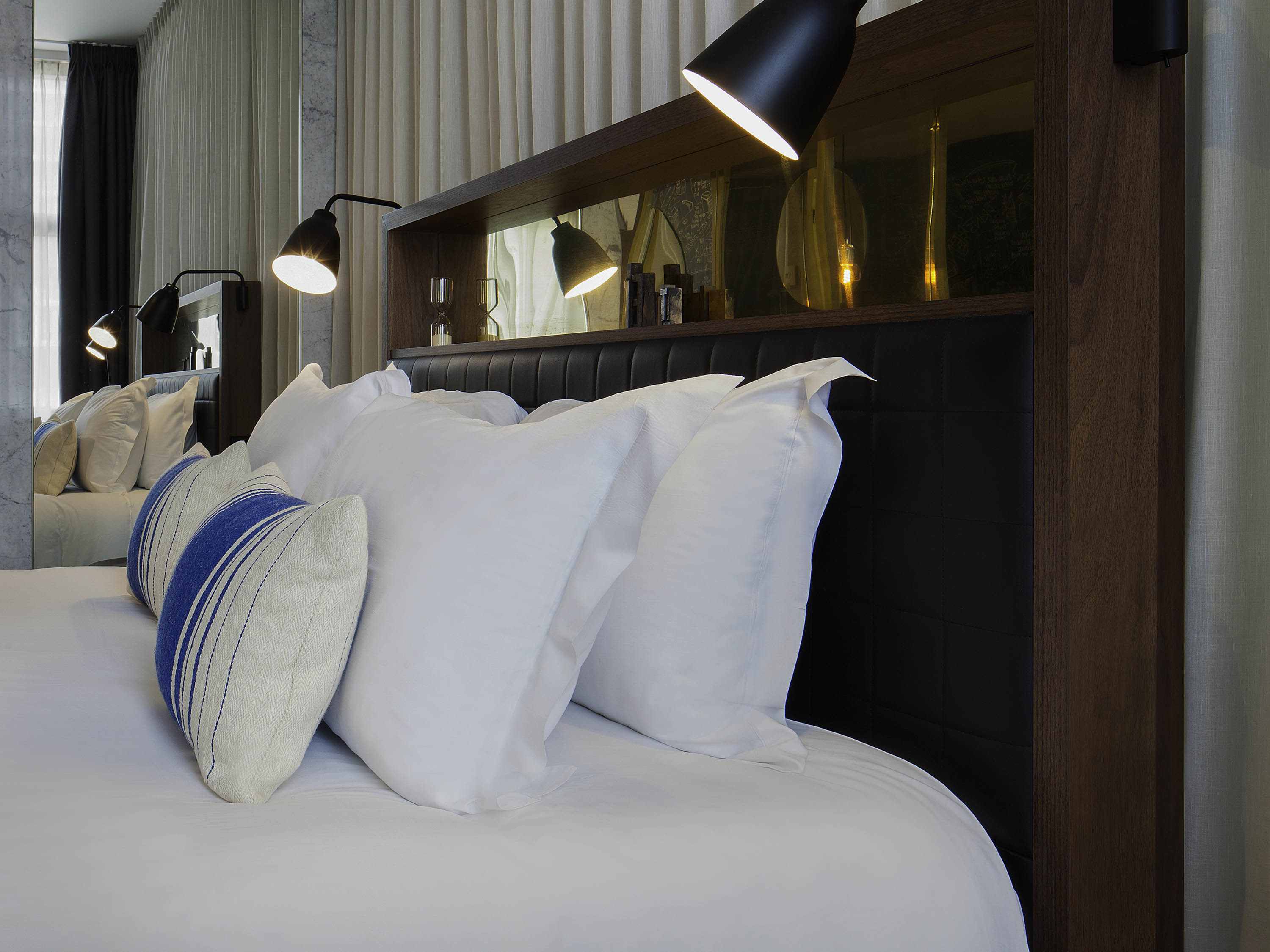 Junior Suite King Size Bed