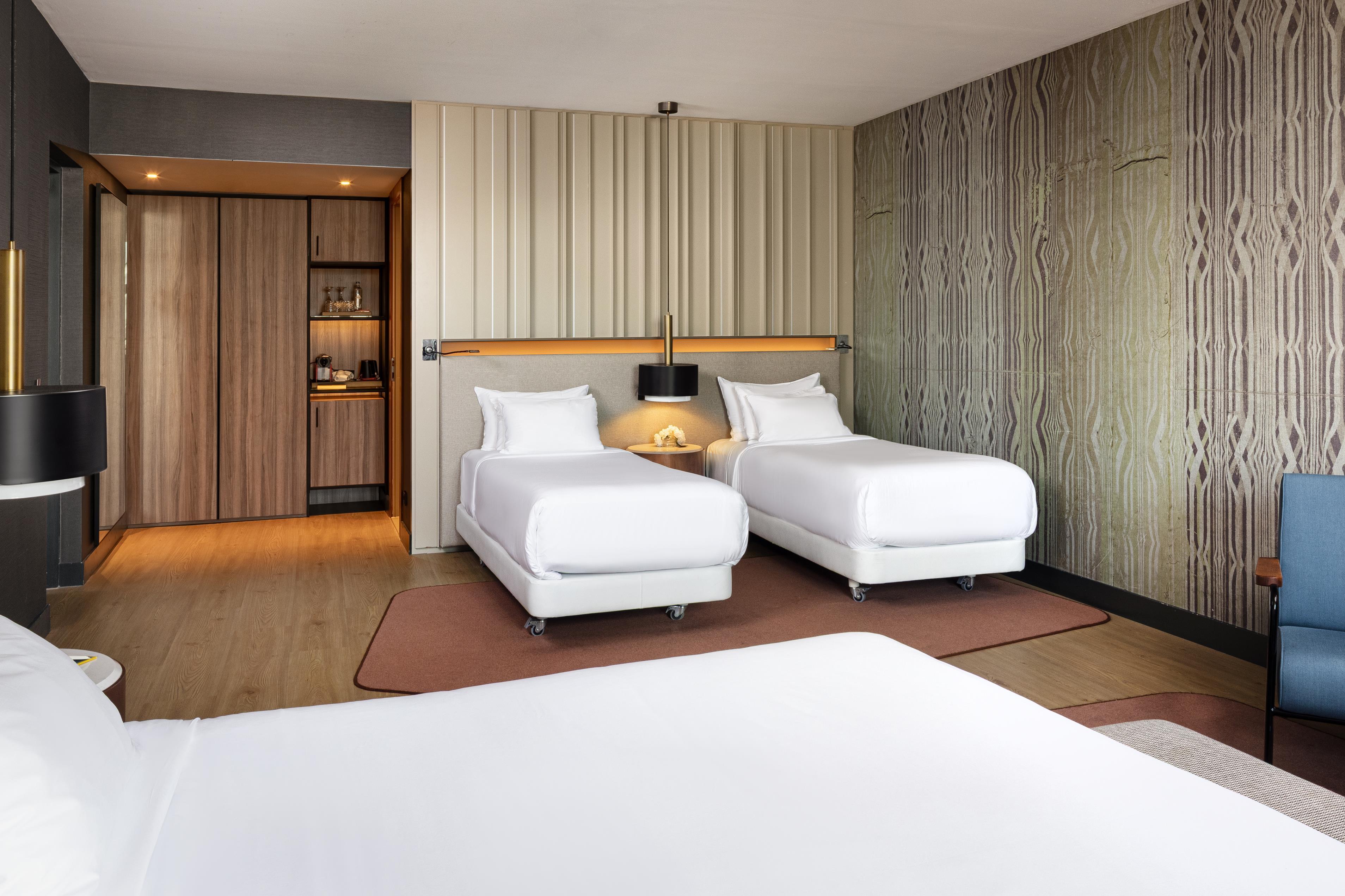 Family Room Capacity 4