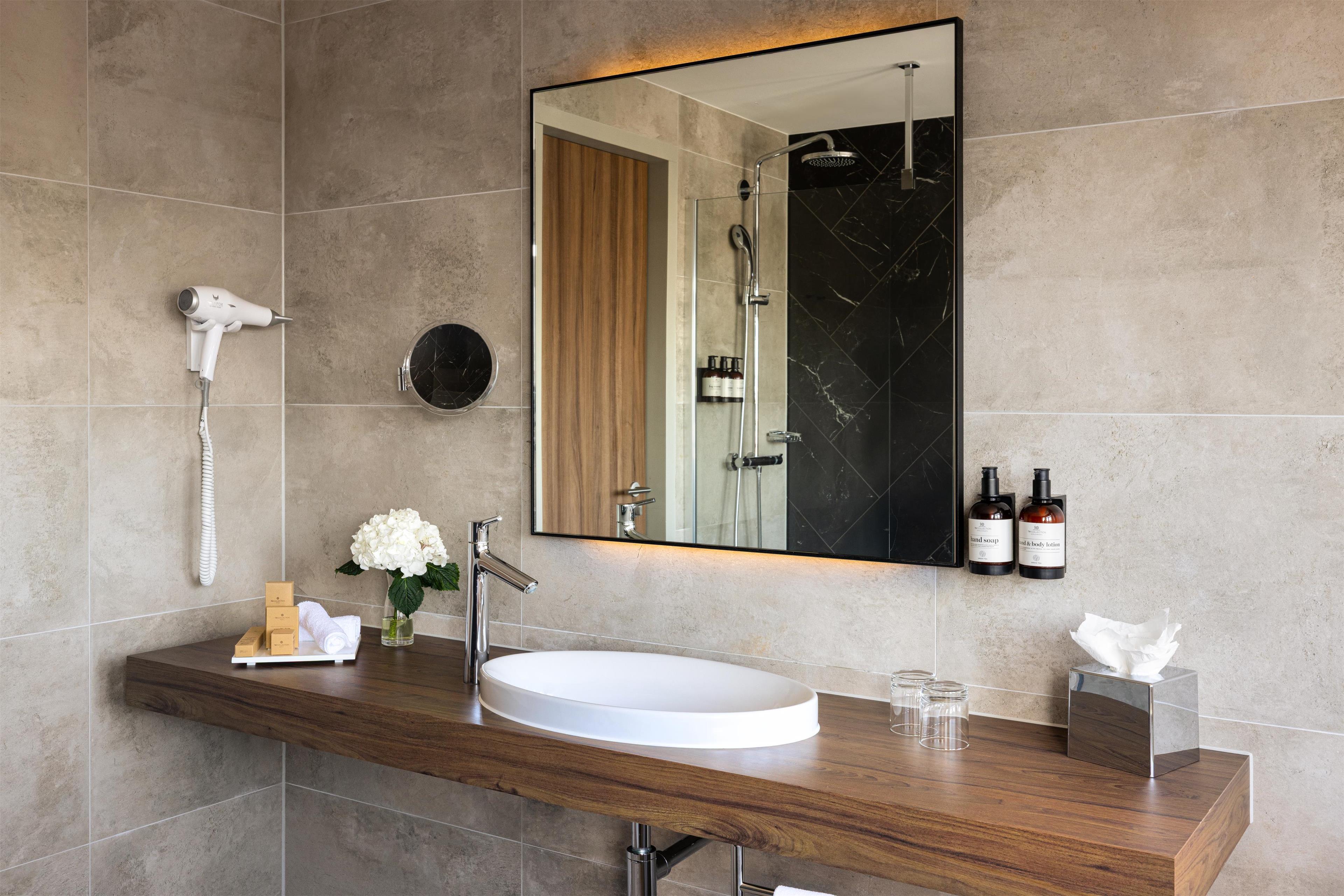 Junior Suite with Views