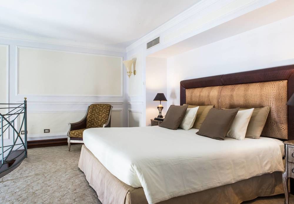 Junior Suite King Size Bed