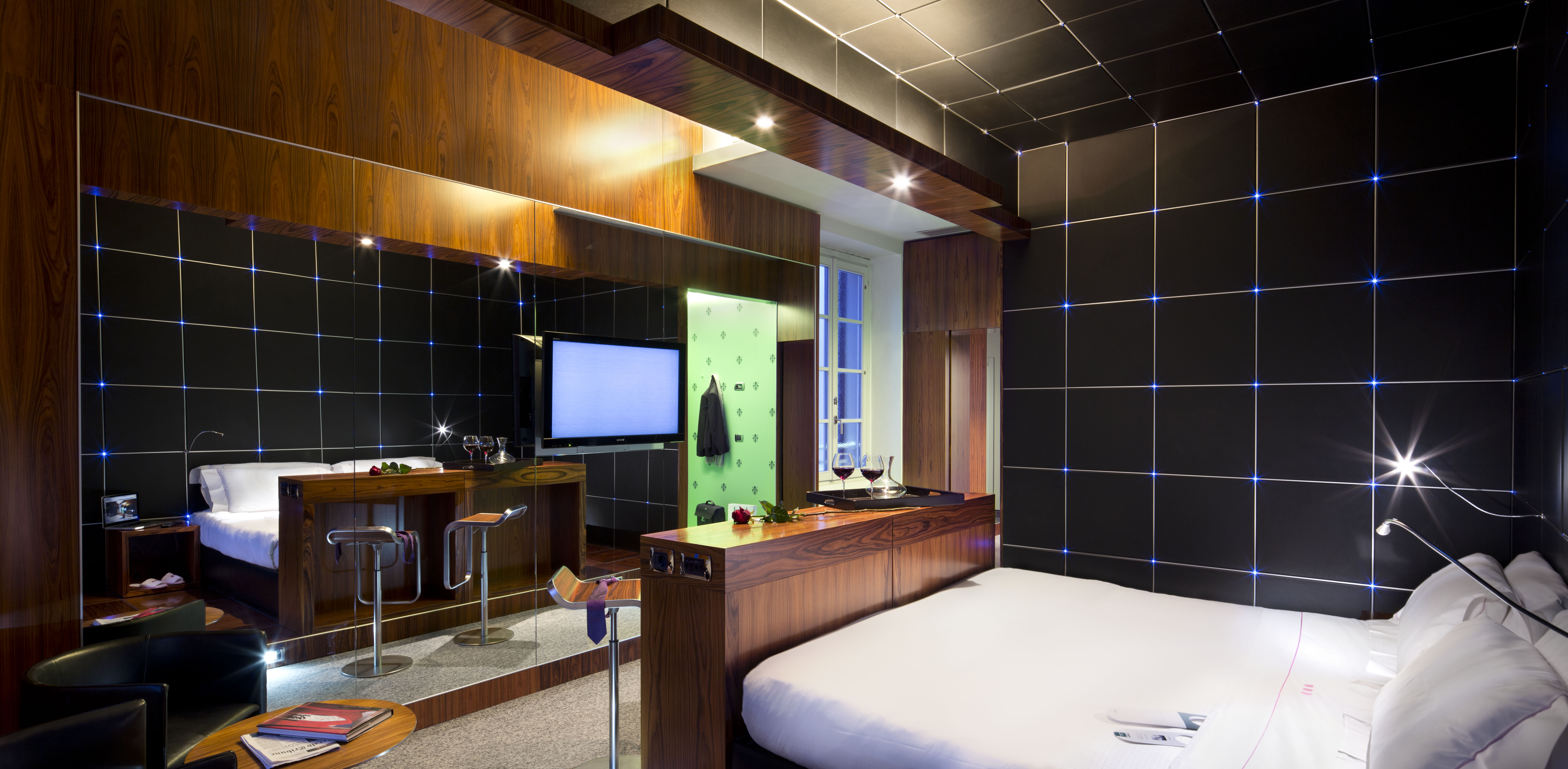 Double Single Executive