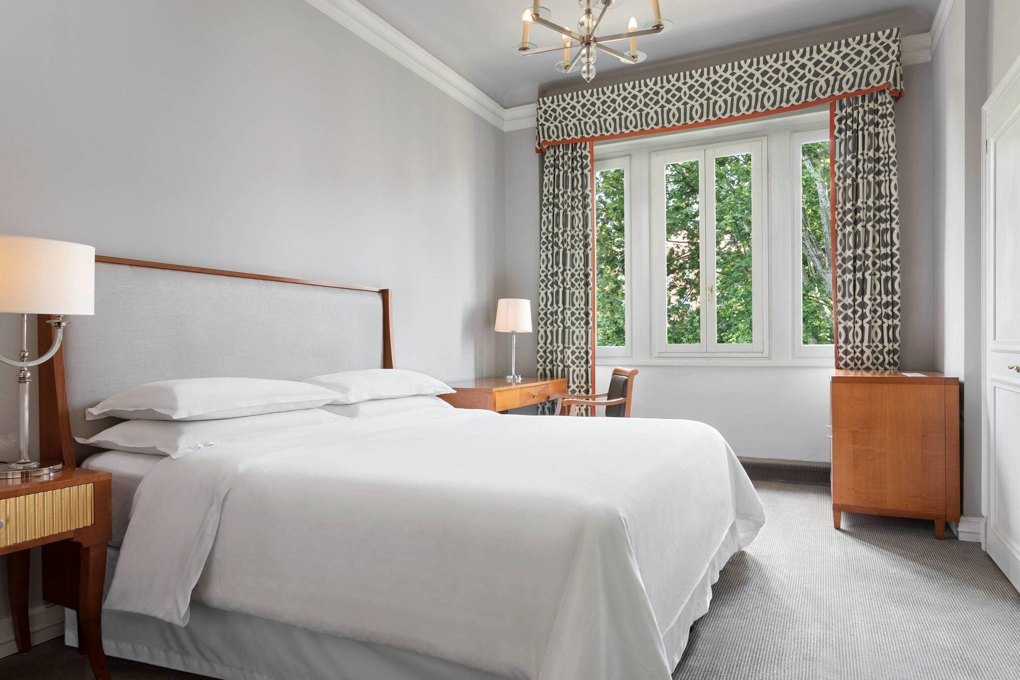 Double Executive King Bed