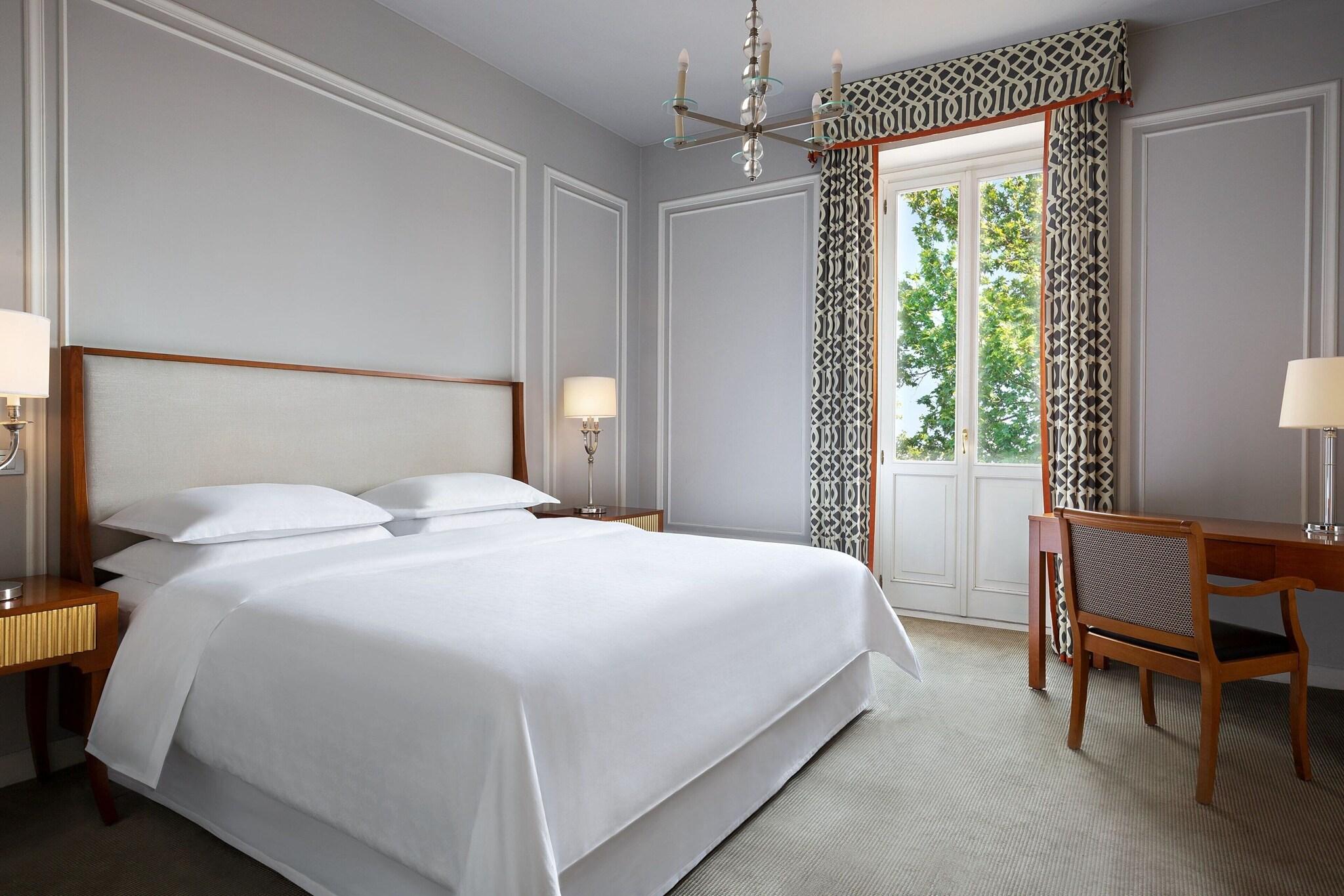 Double Executive King Bed