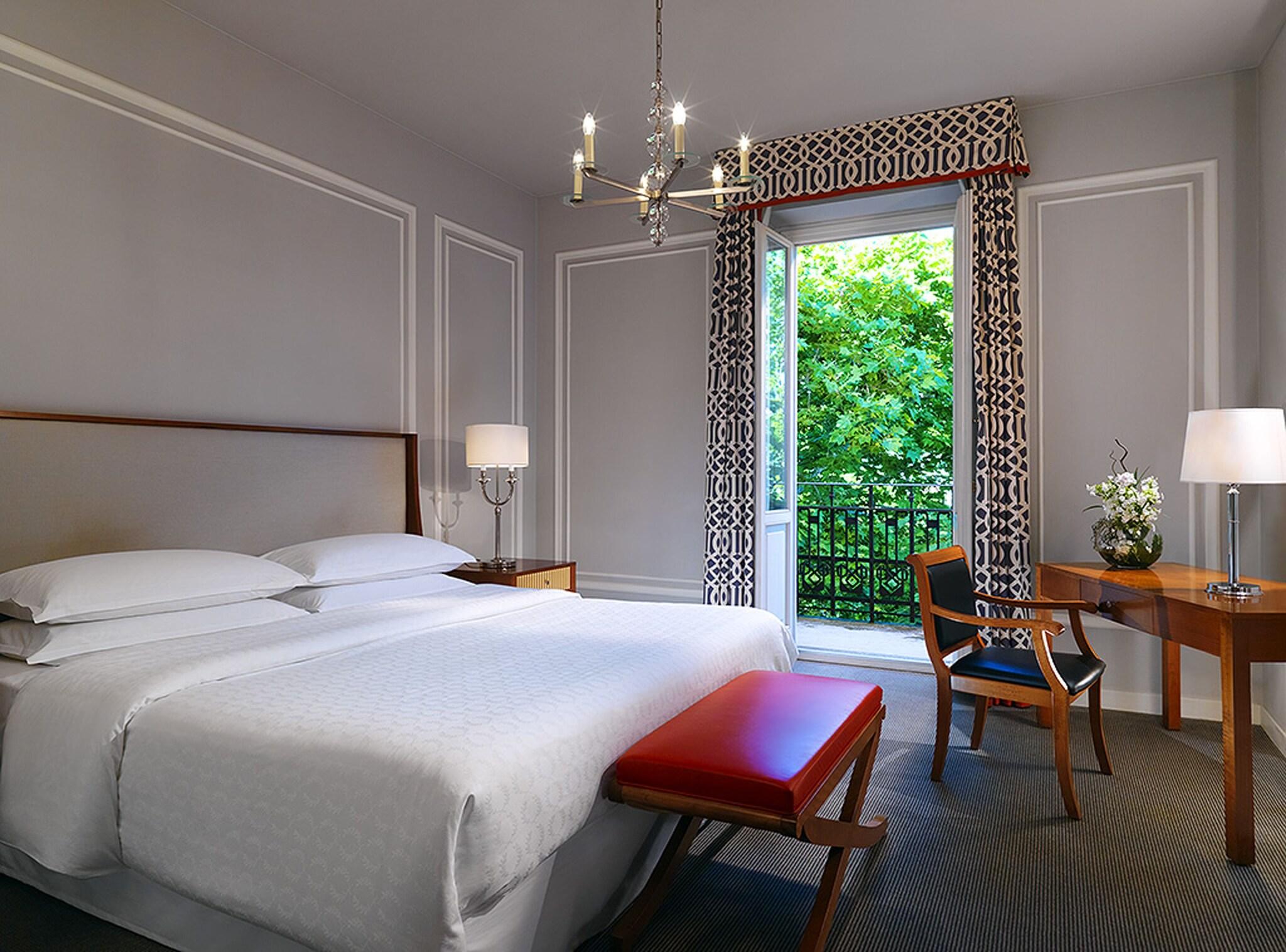 Double Executive King Bed