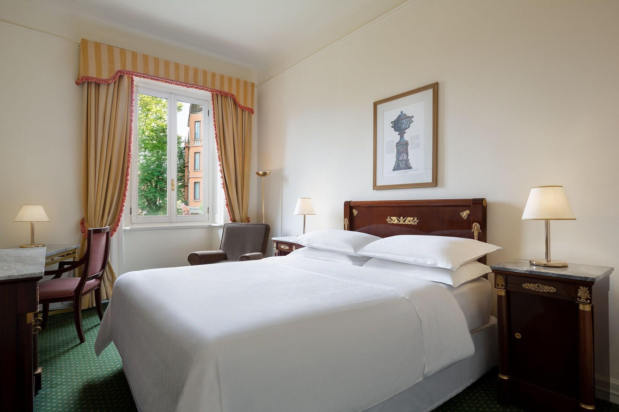 Double Classic Queen Bed