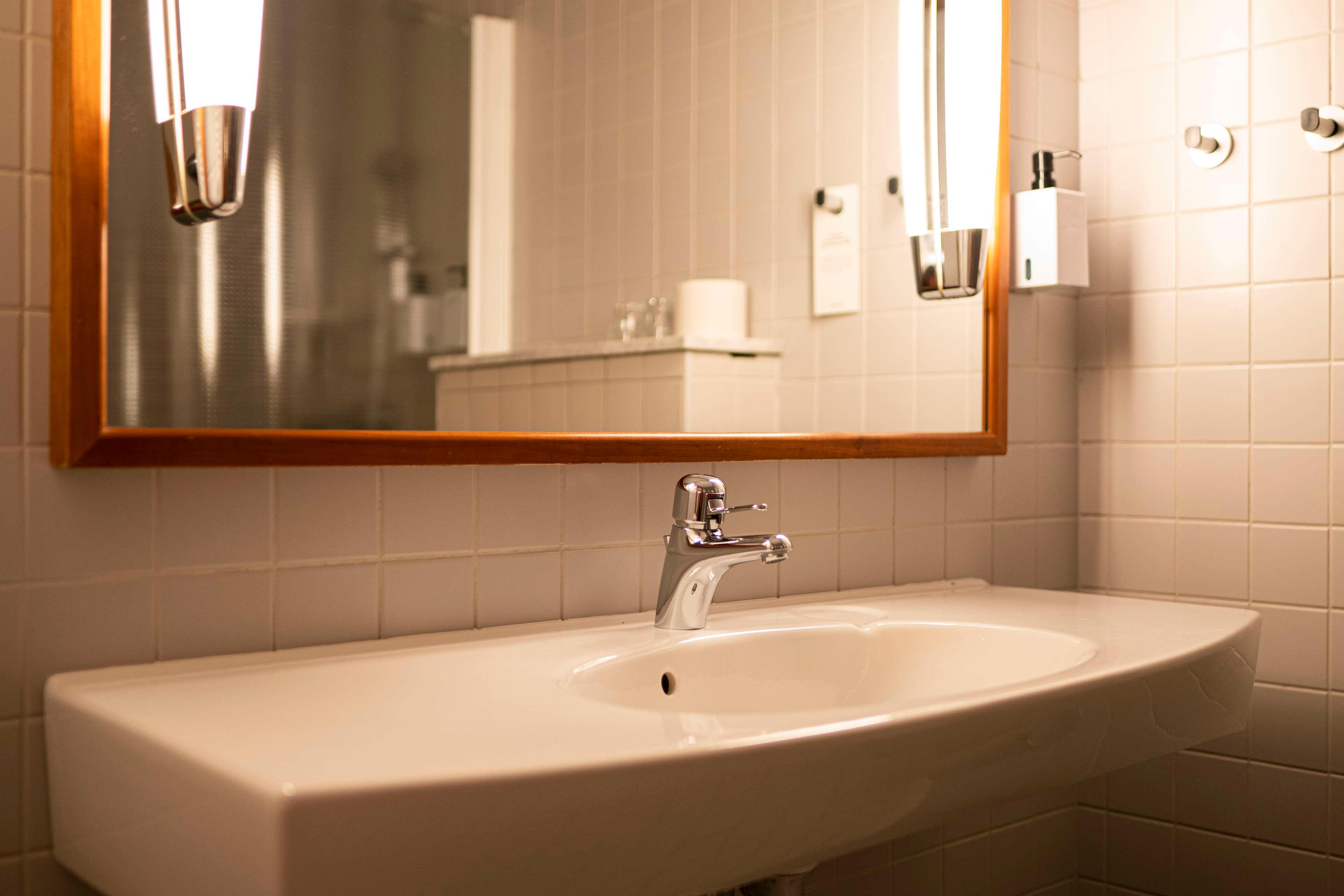 Single Room Without Window