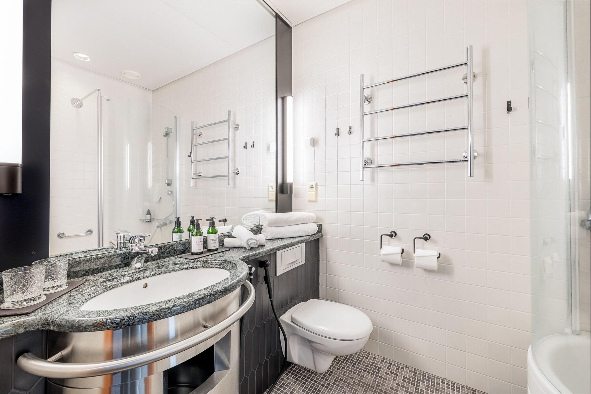 Double Queen Size Bed