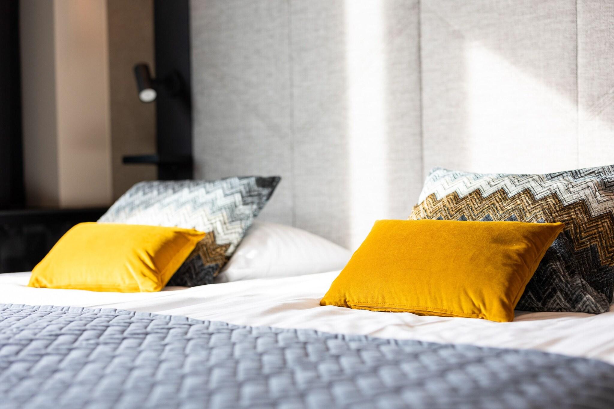 Double Queen Size Bed