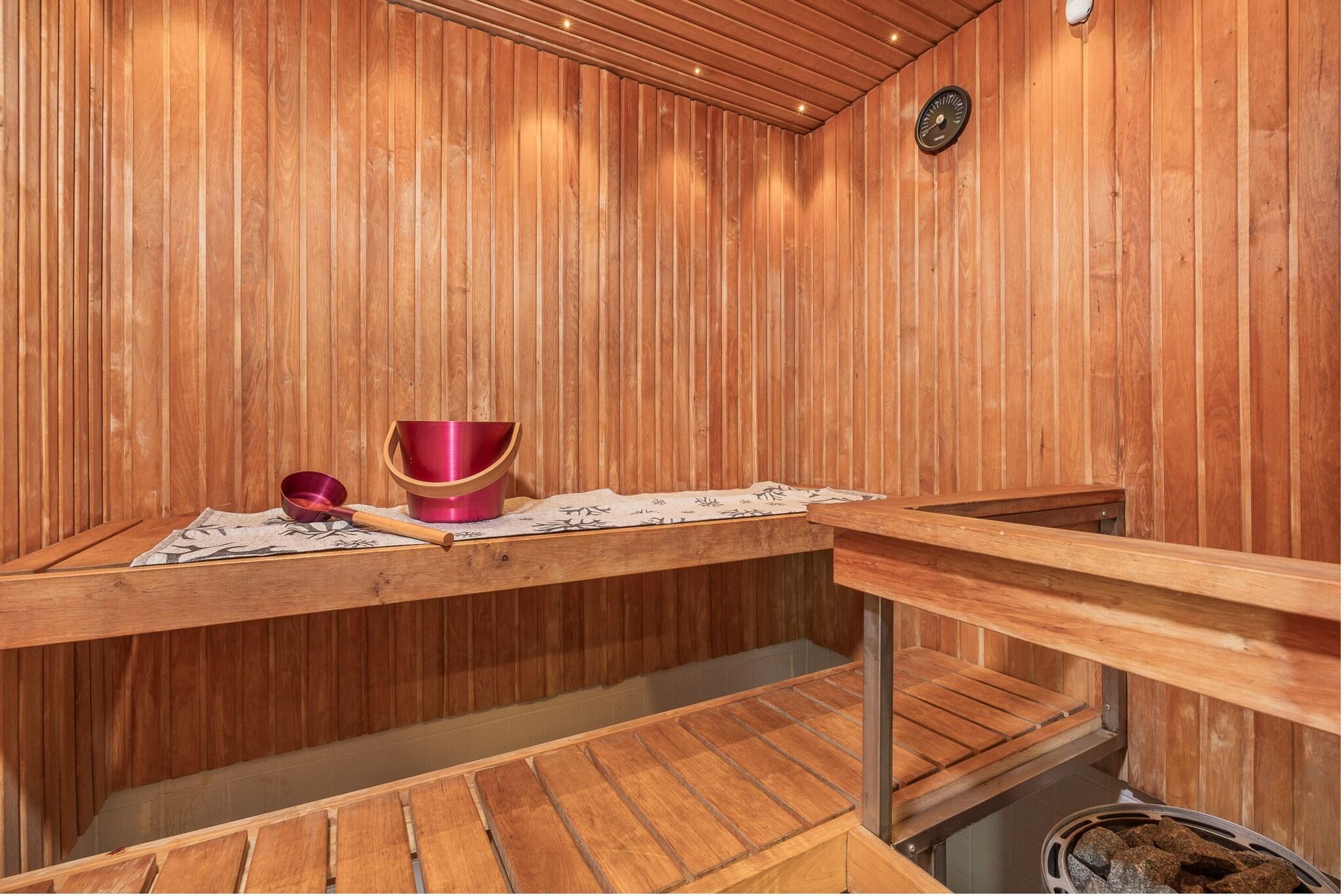 Junior Suite Queen Size Bed