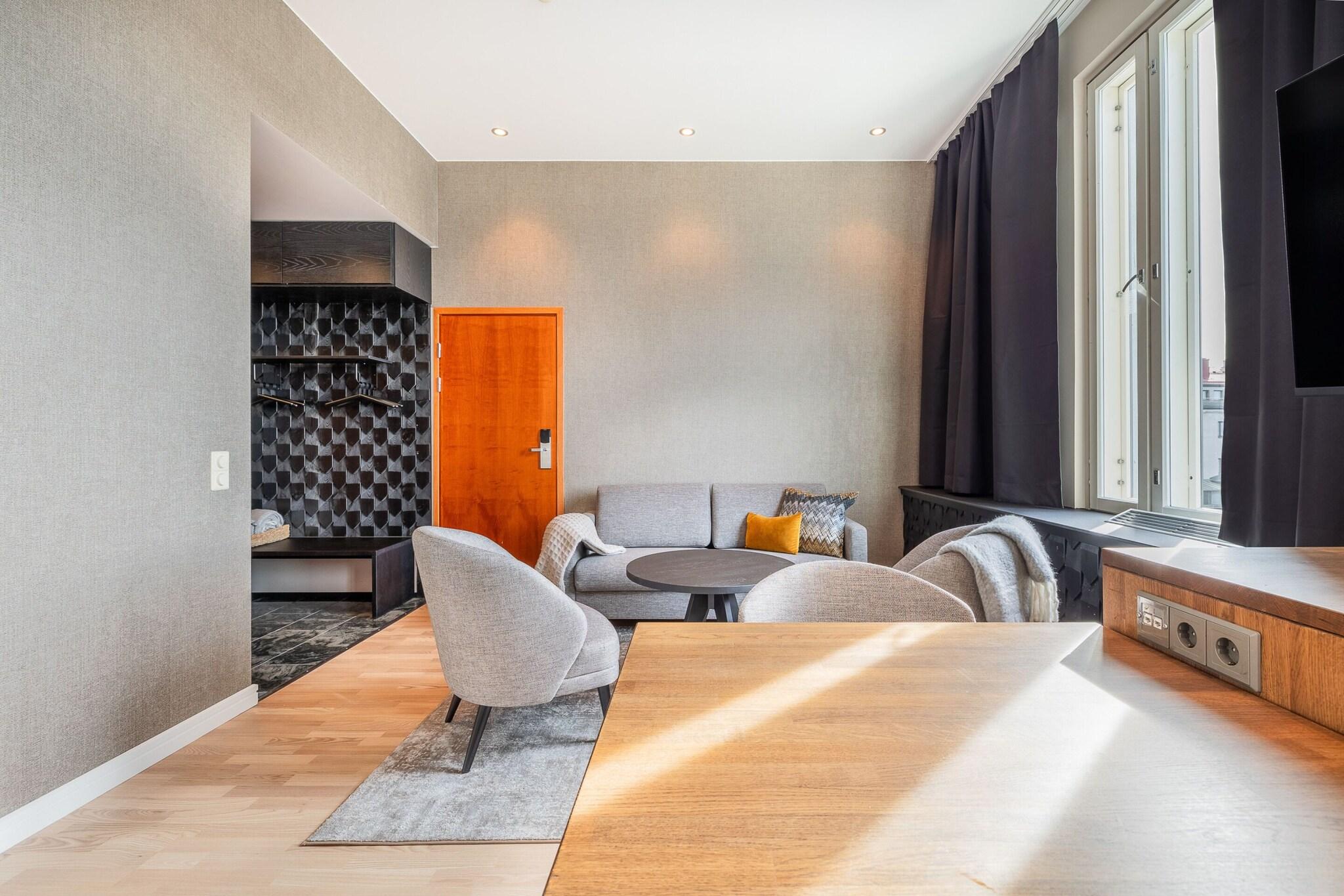 Junior Suite Queen Size Bed