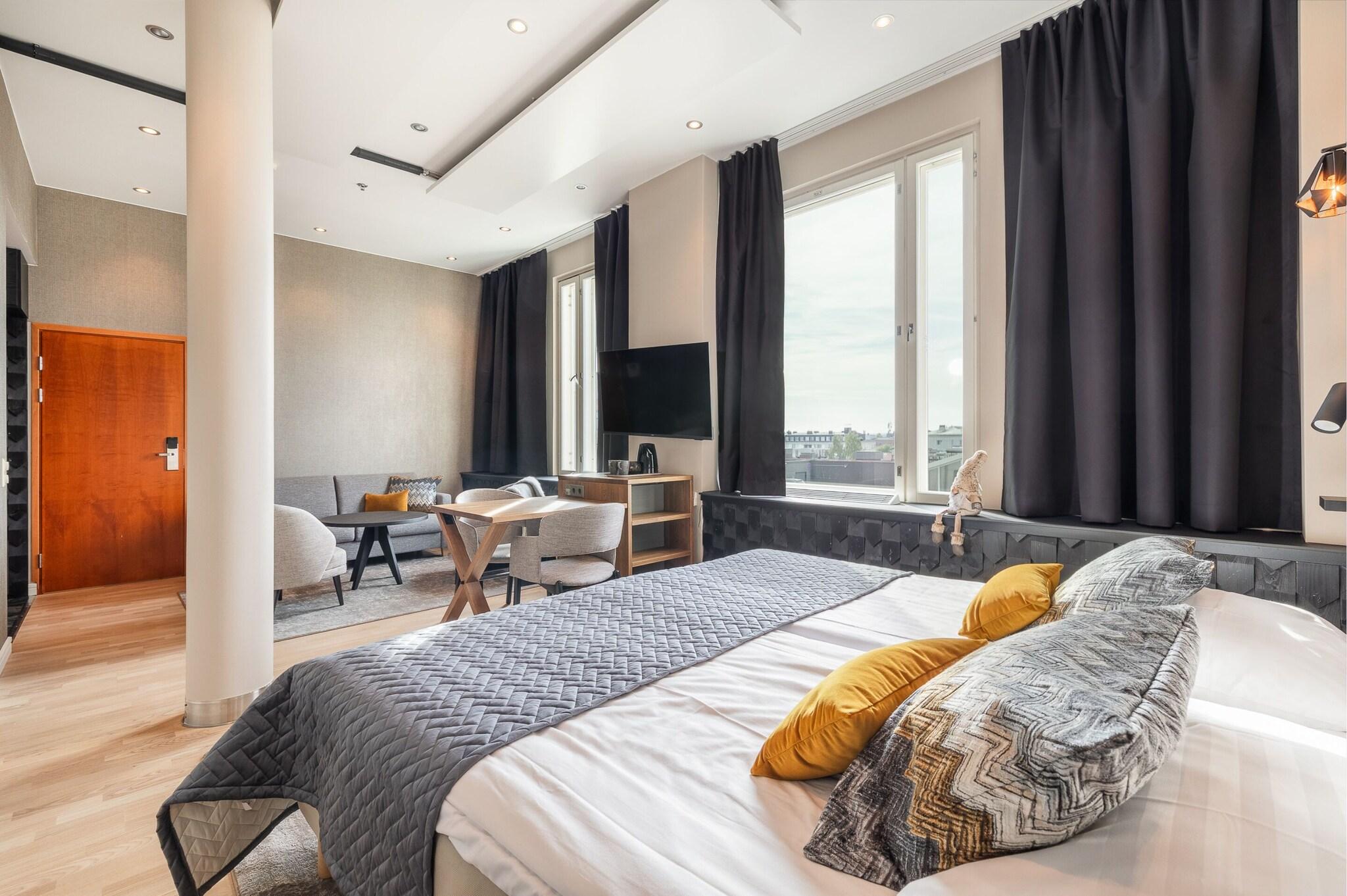 Junior Suite Queen Size Bed