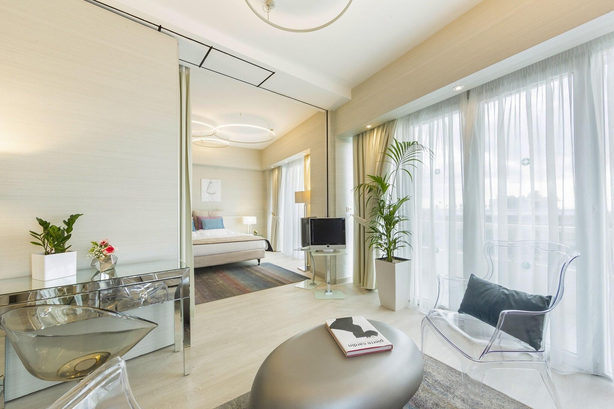 Suite Deluxe Queen Bed