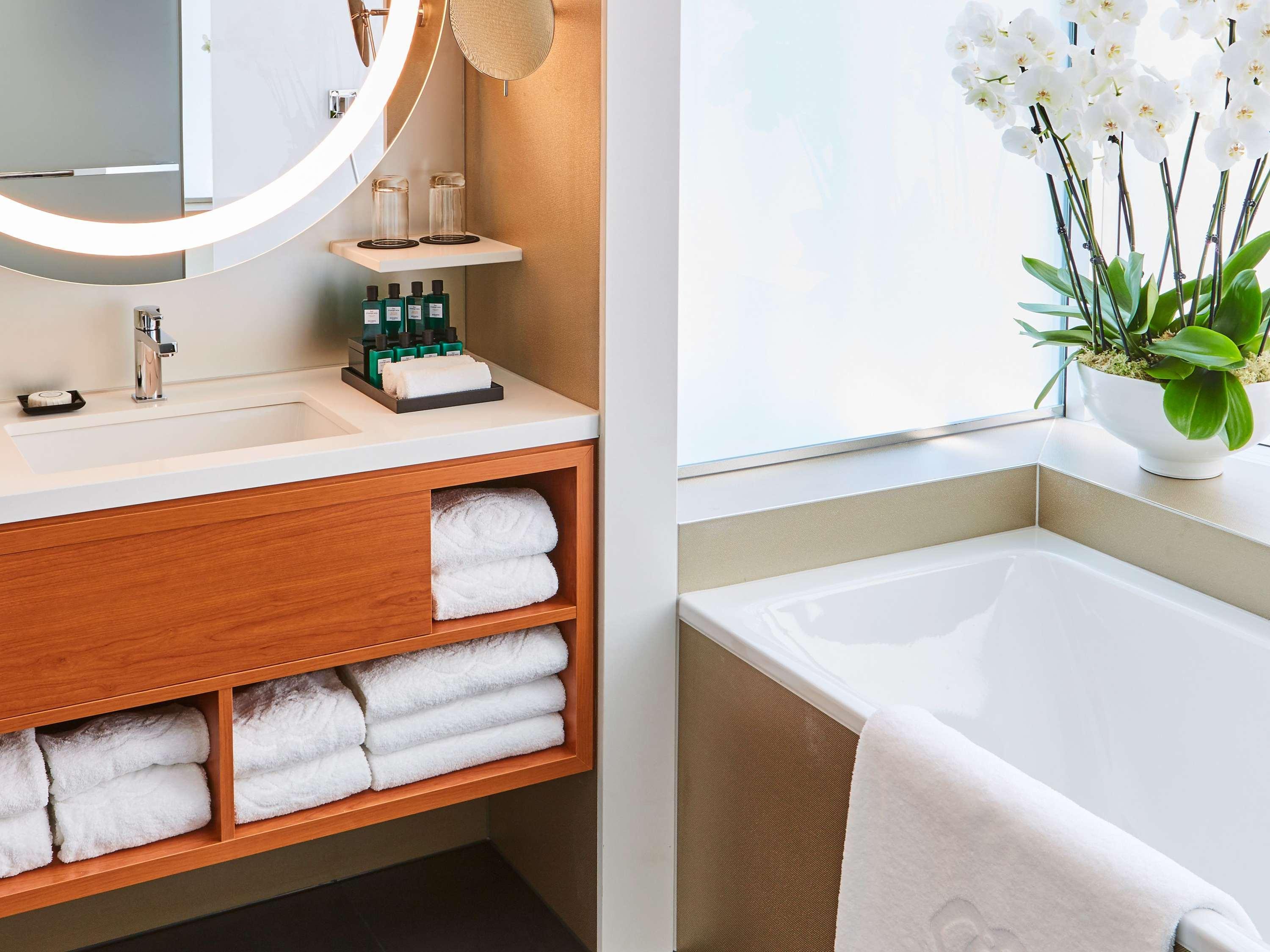 Junior Suite King Size Bed