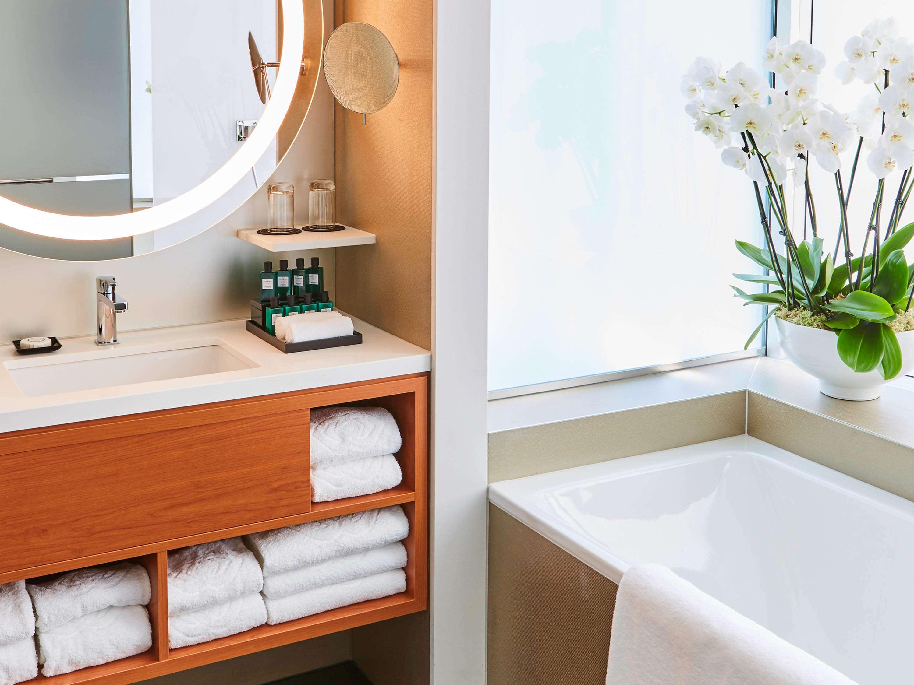 Junior Suite King Size Bed