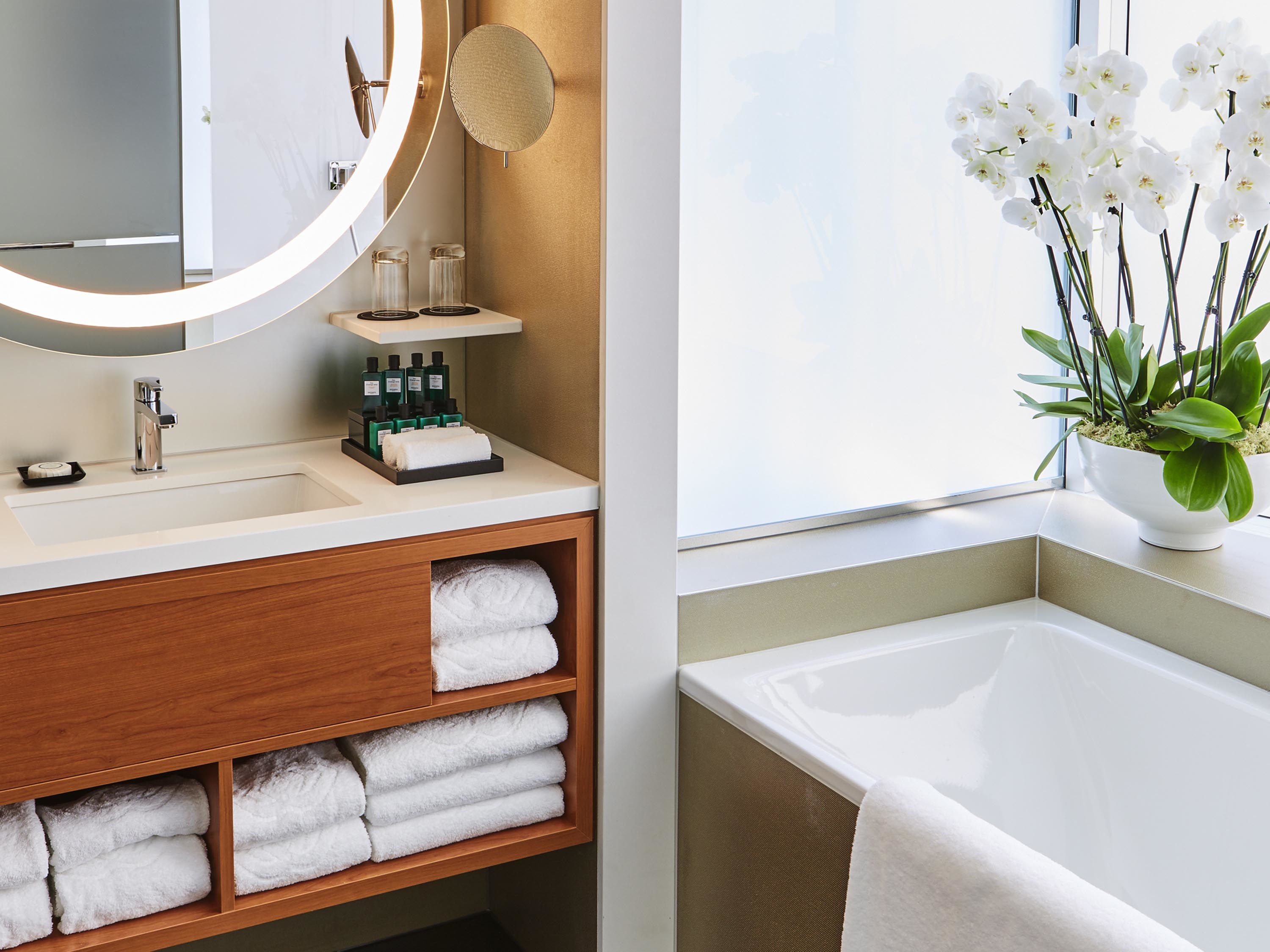 Junior Suite King Size Bed