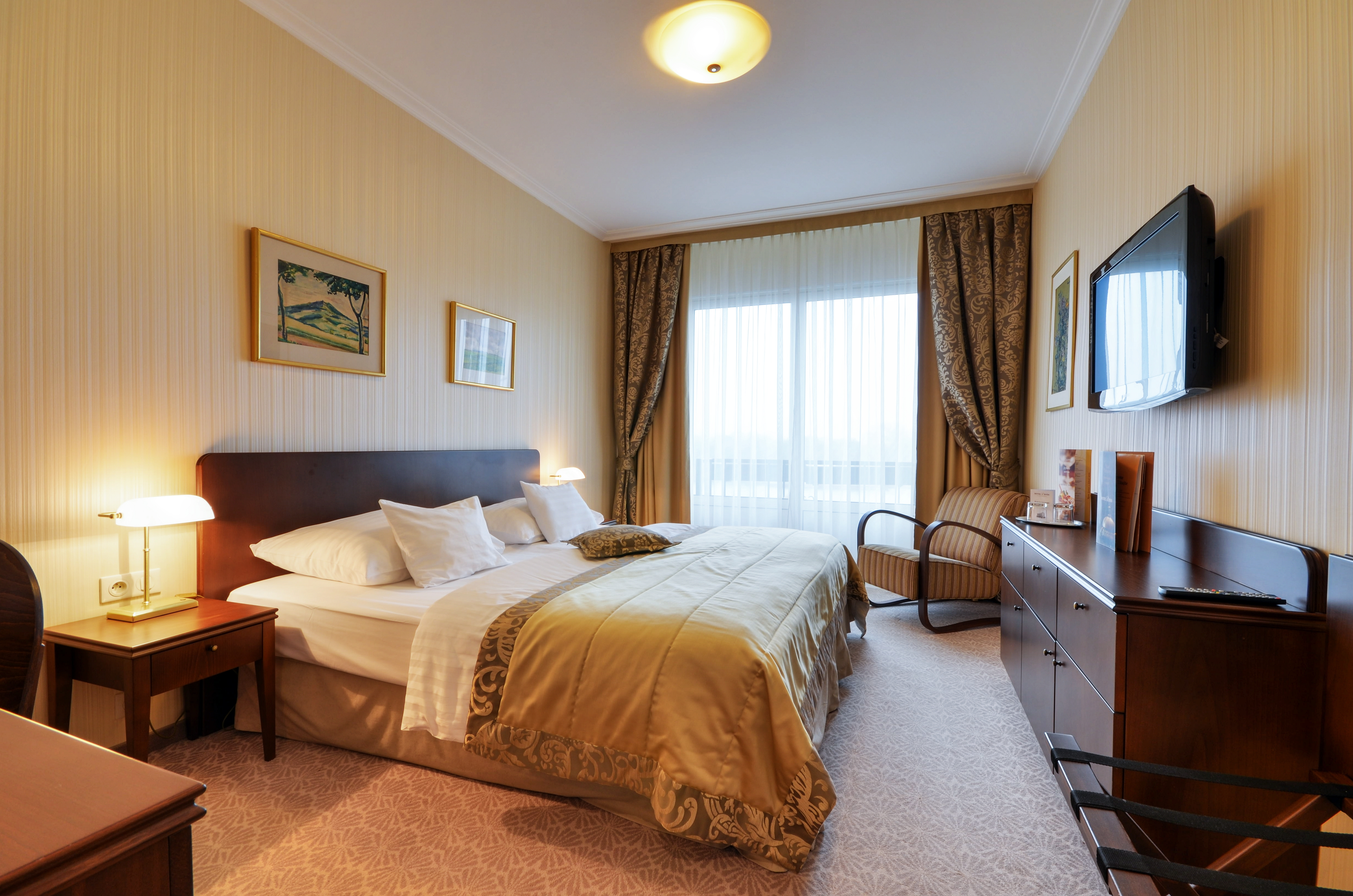 Double or Twin Standard