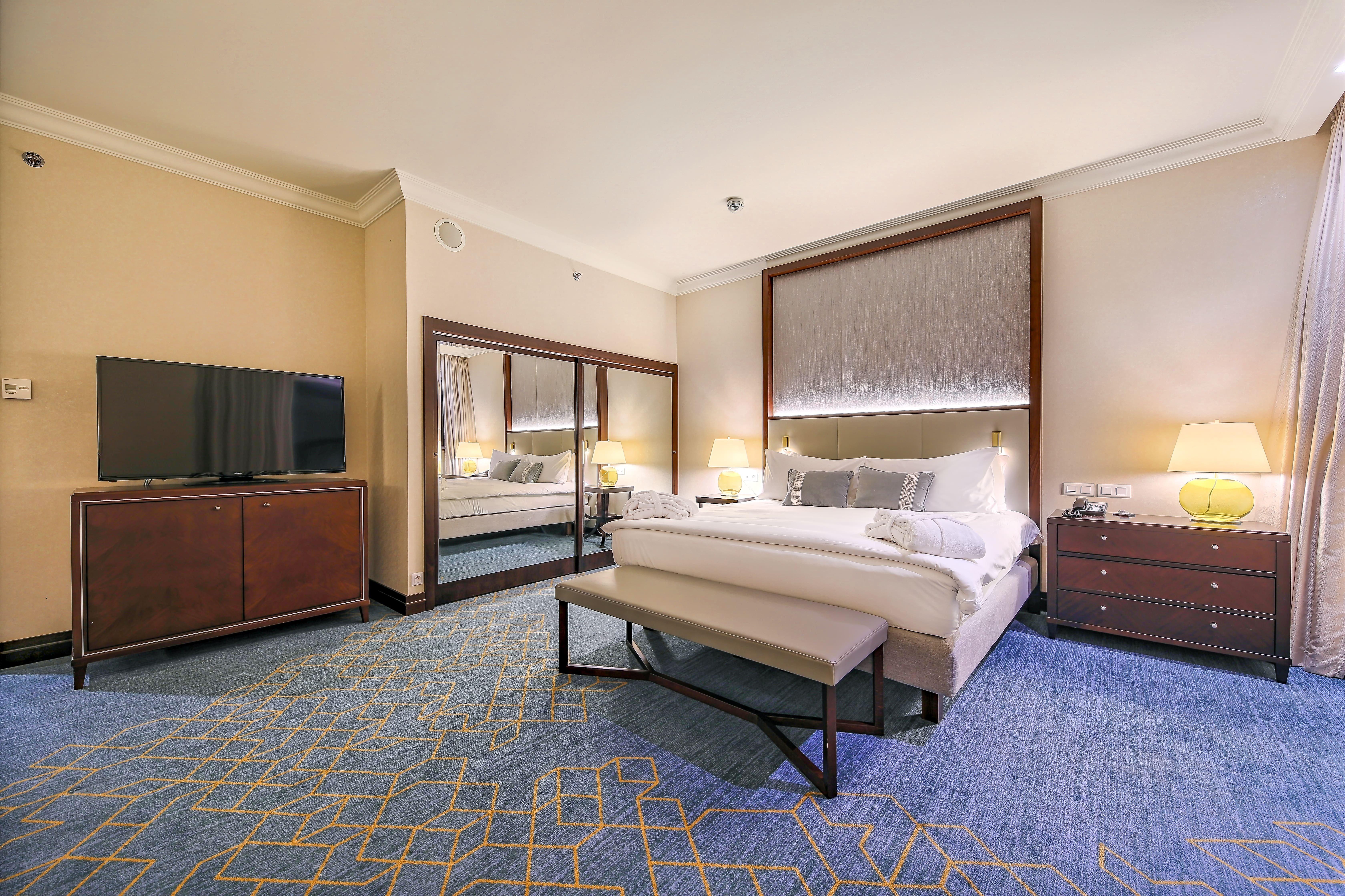 Junior Suite King Size Bed