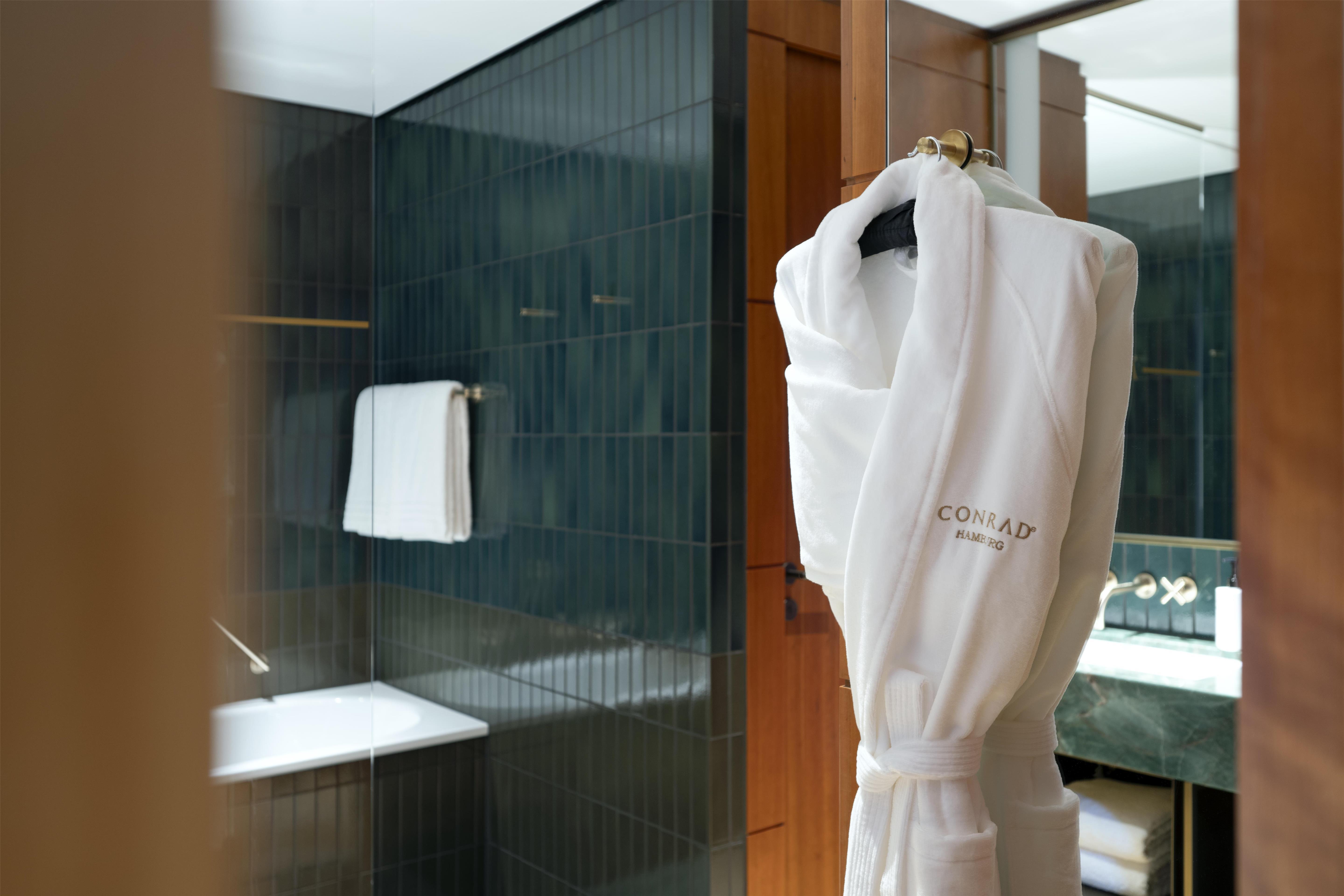 Studio Deluxe King Bed