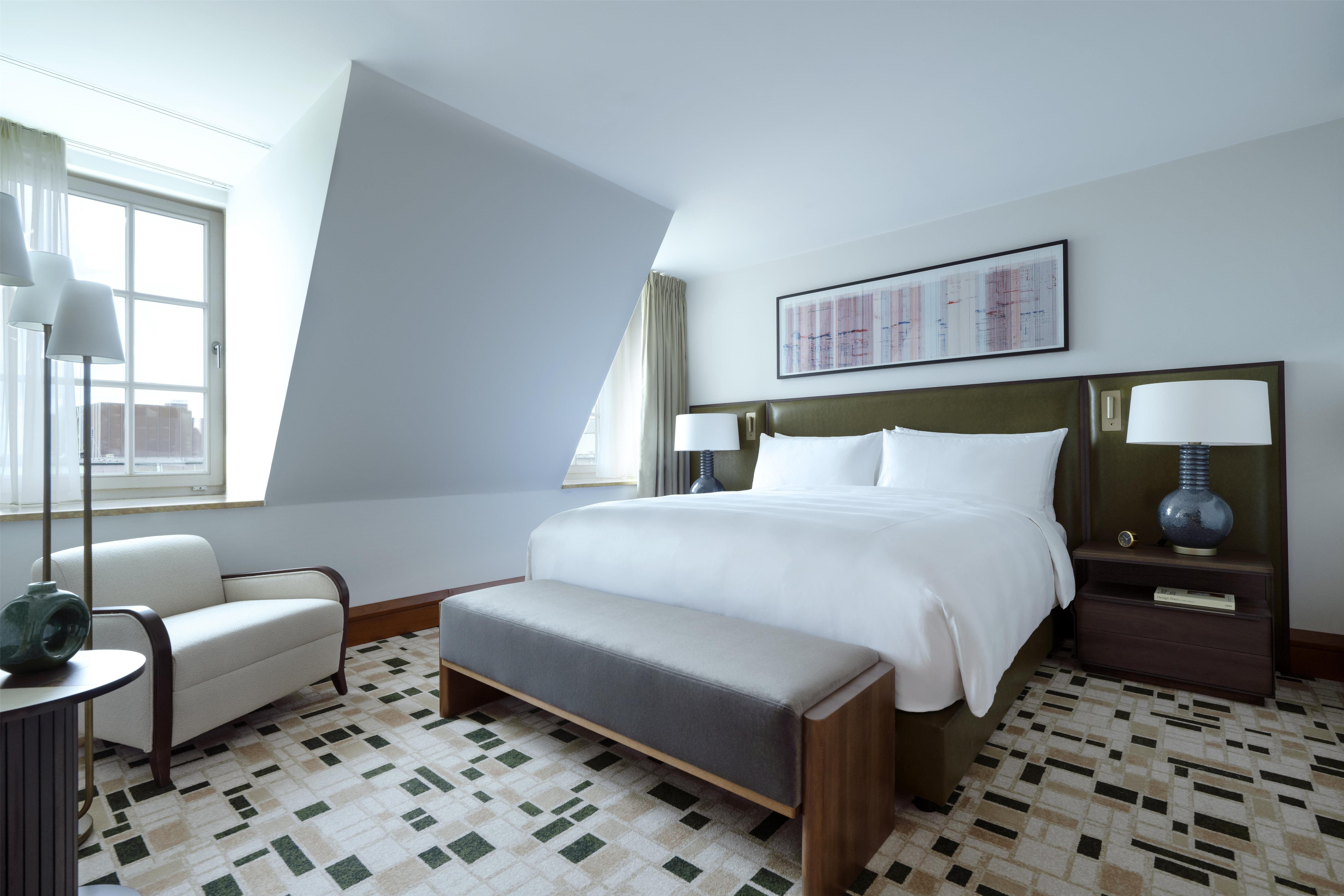 Studio Deluxe King Bed