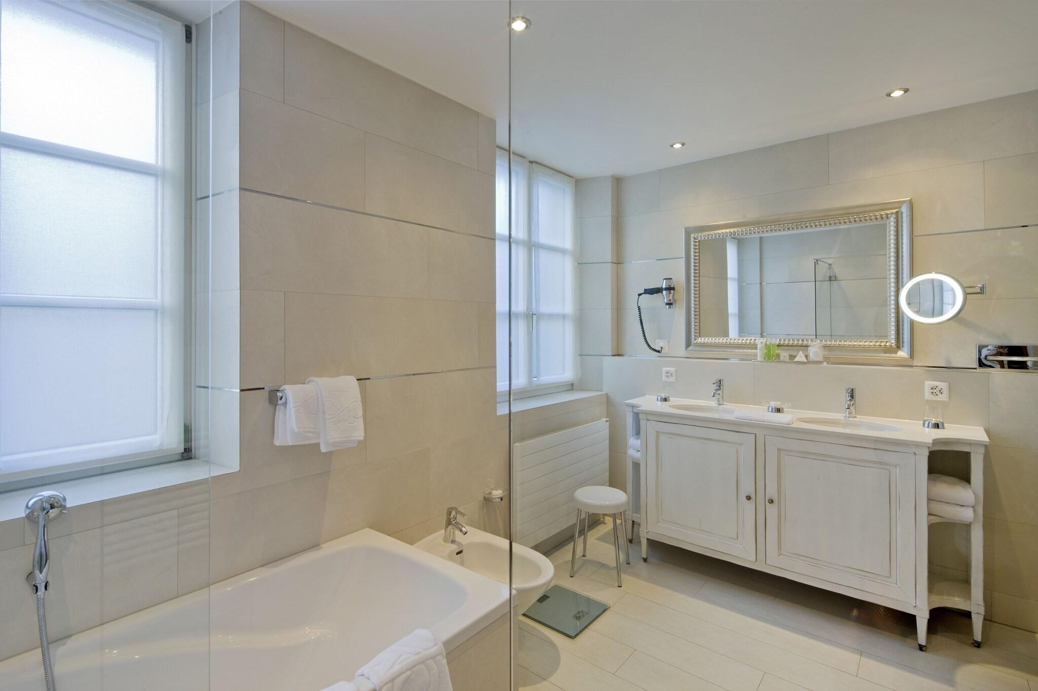 Junior Suite with Views