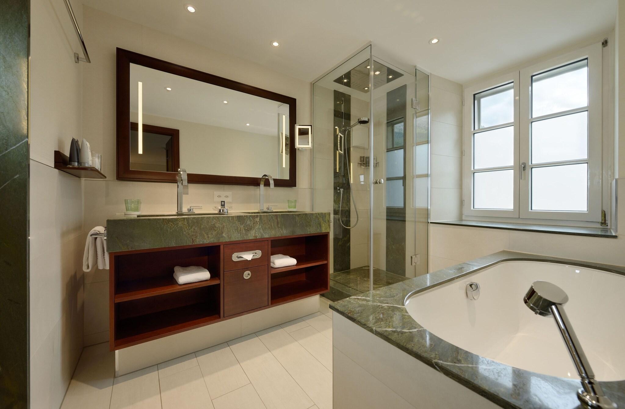 Double Classic Mountain View