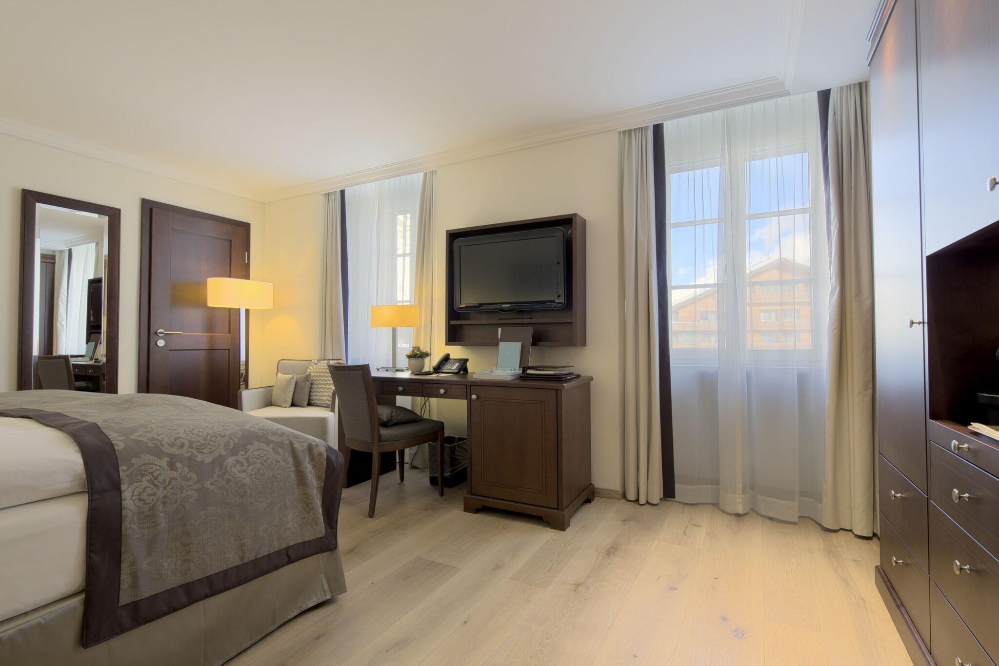 Double Classic Mountain View